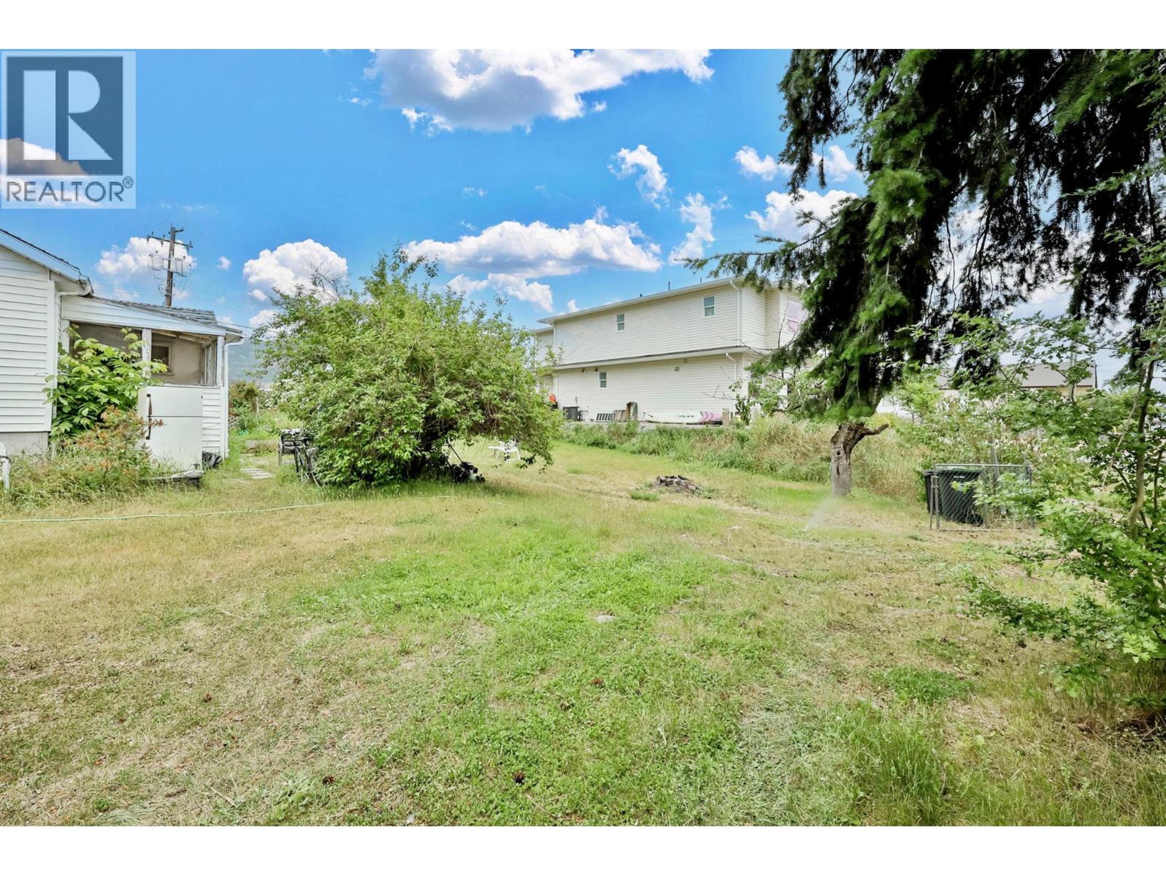 2571 & 2573 HEBERT ROAD - 7