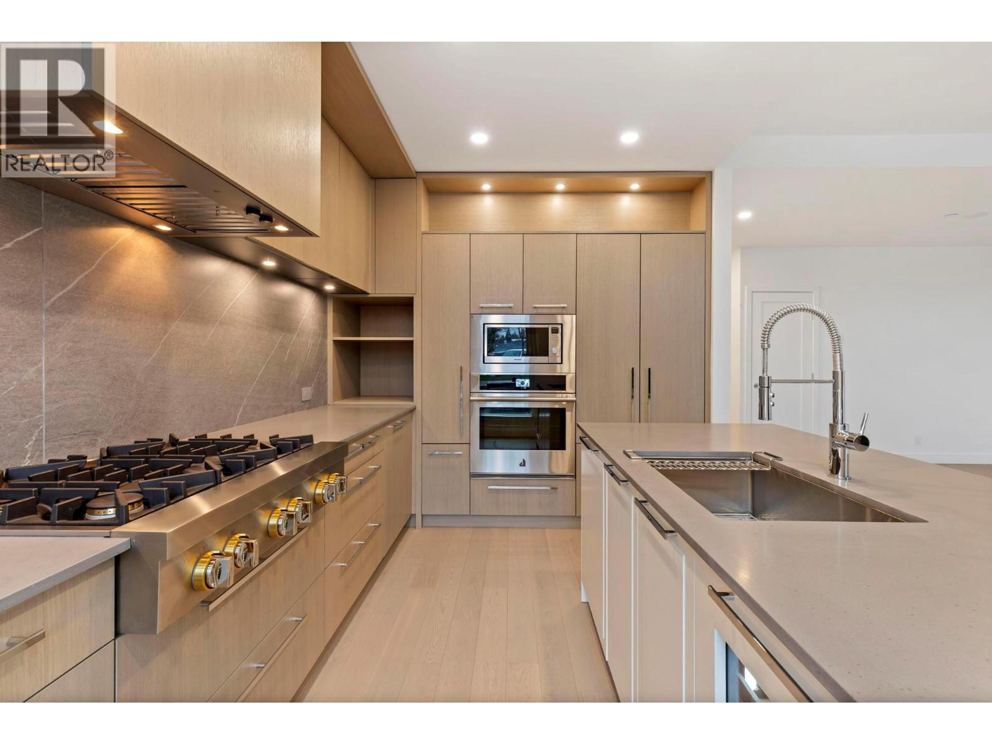 3352 RICHTER STREET - 11