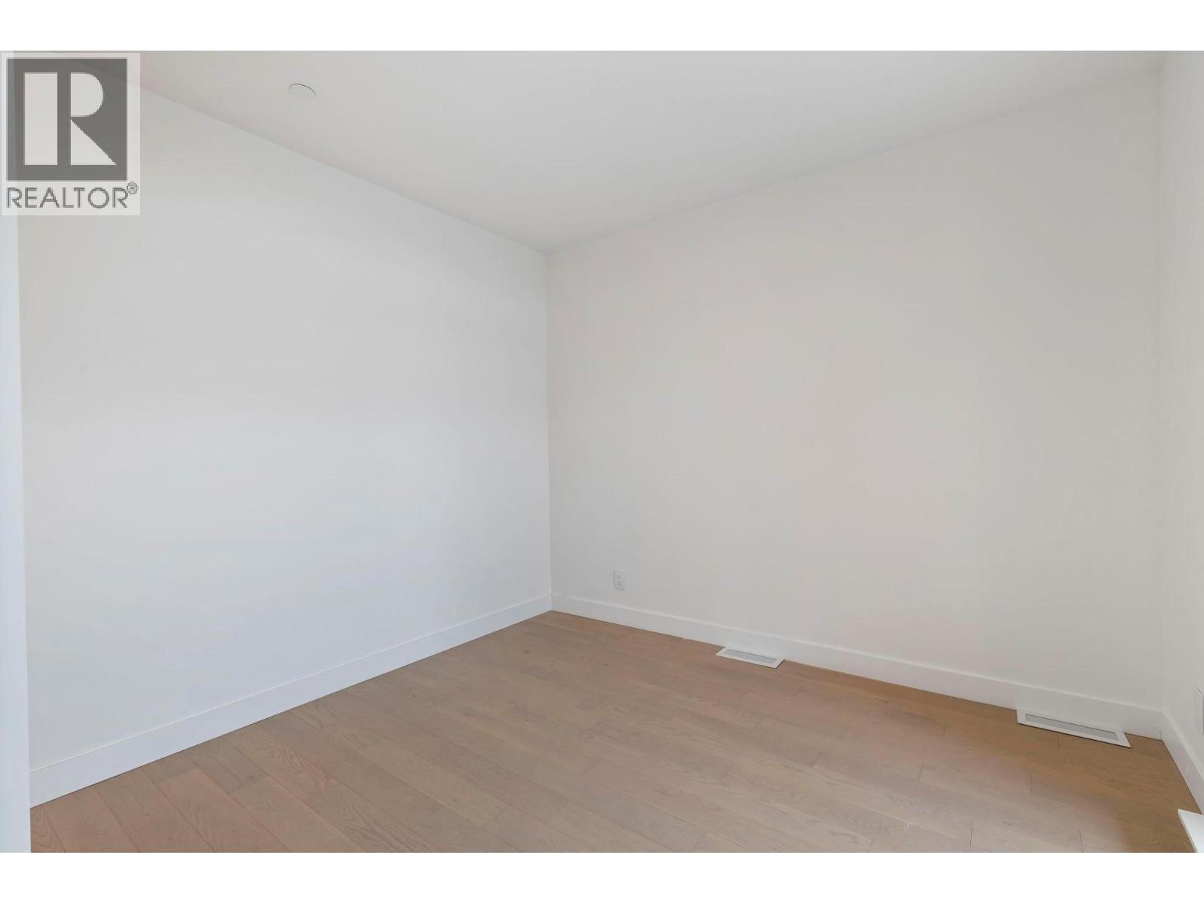 3352 RICHTER STREET - 37