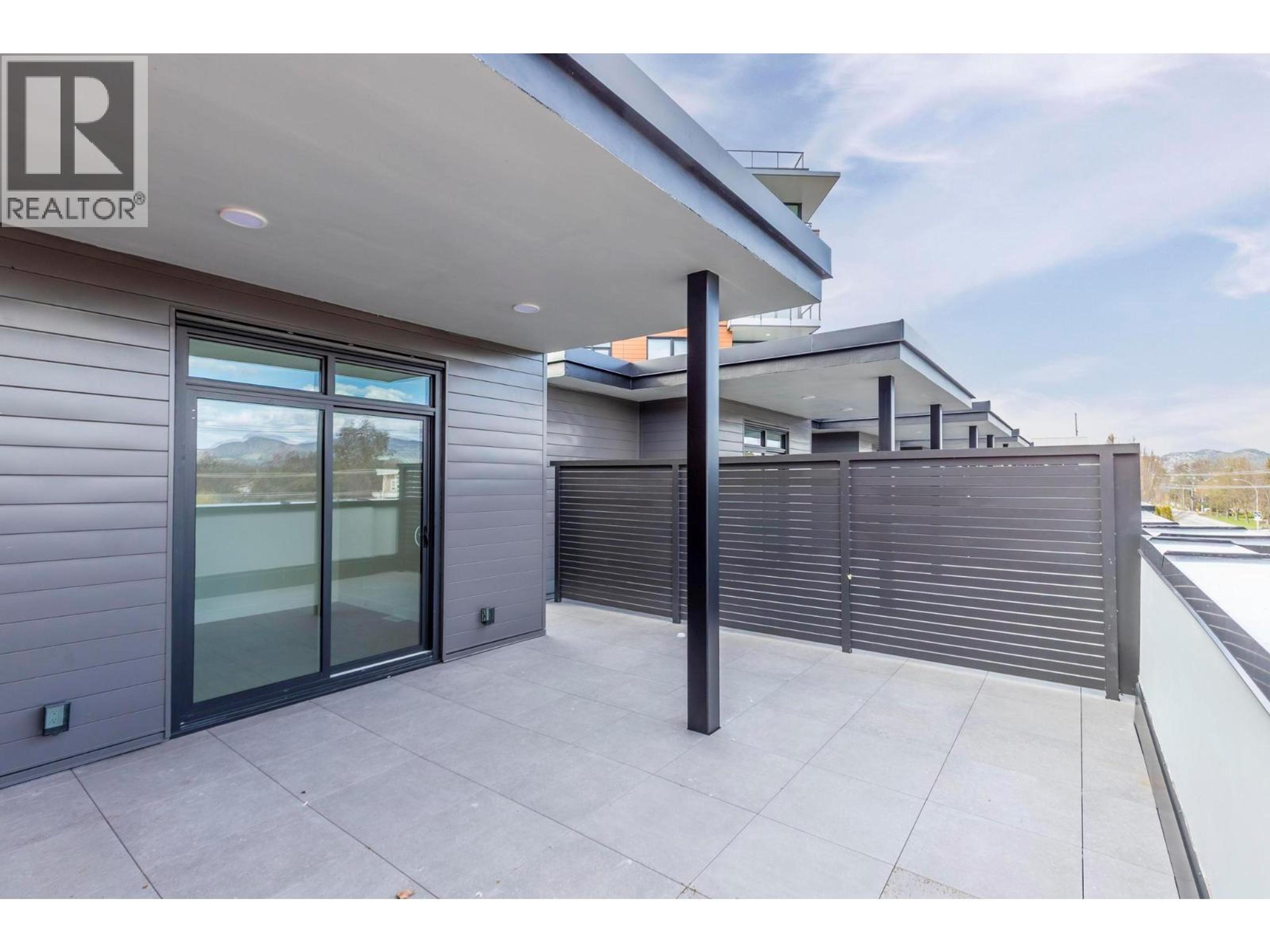 3352 RICHTER STREET - 38