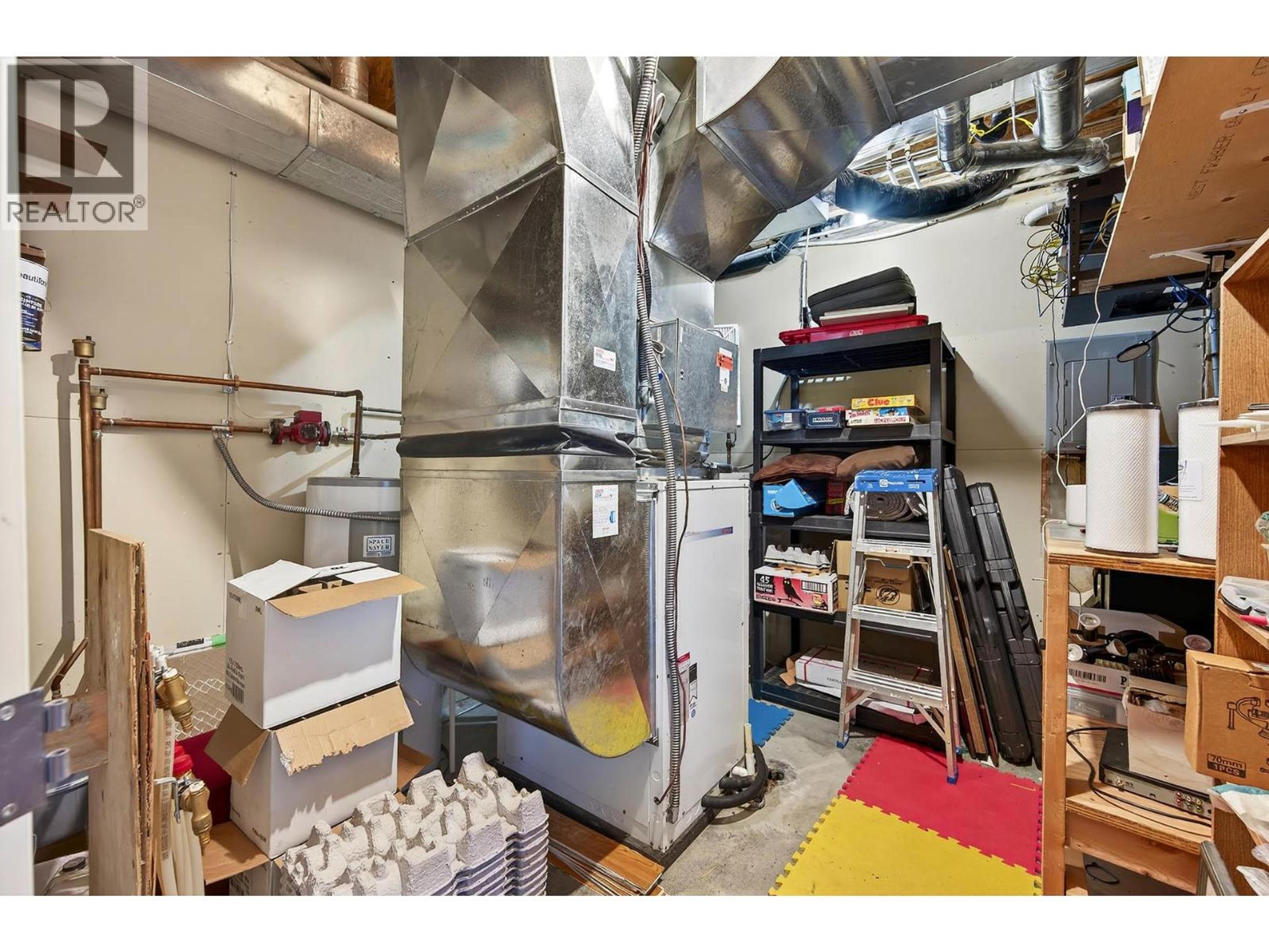 302 MARIPOSA COURT - 49