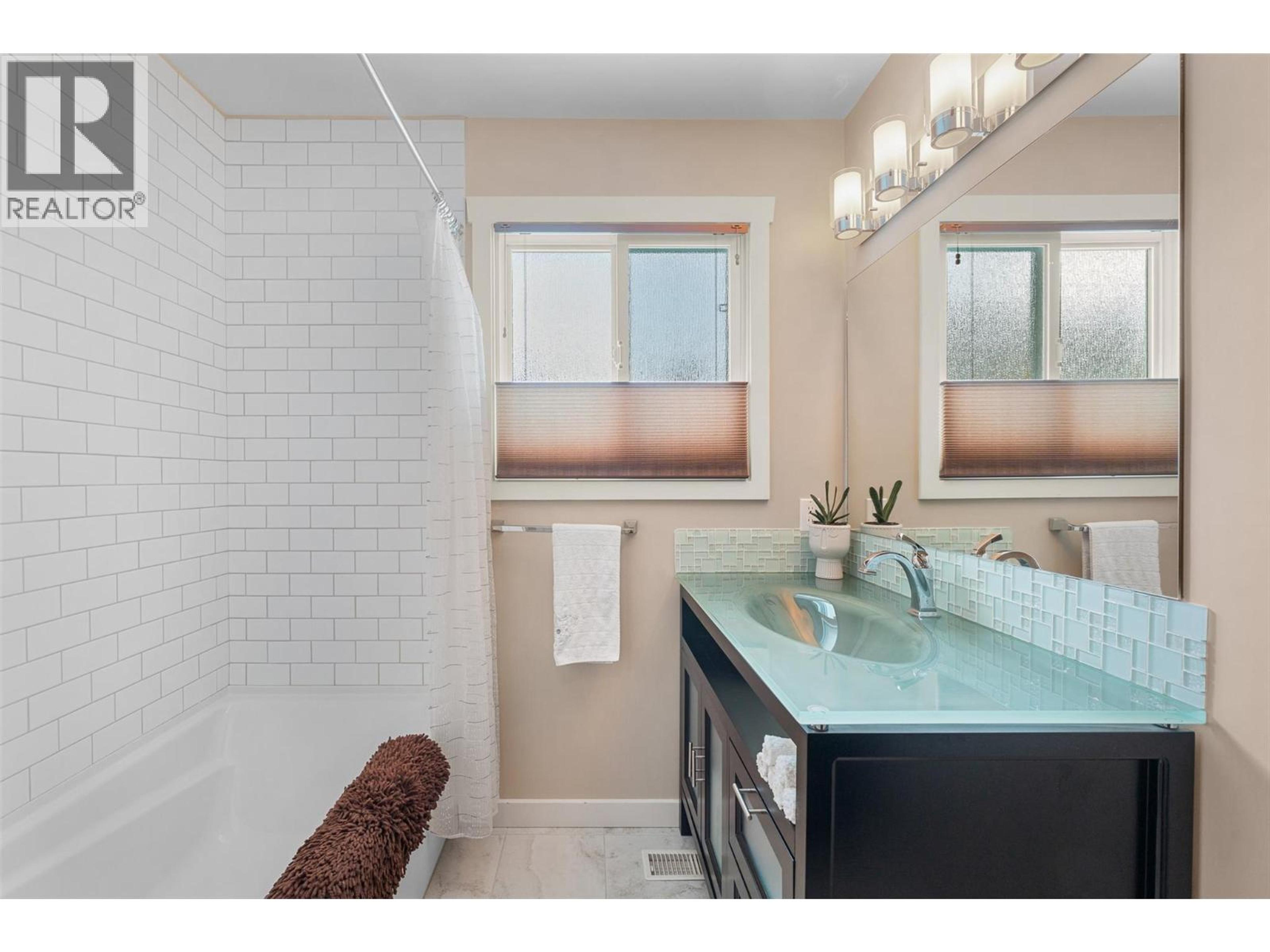 2710 GUIDI ROAD - 33