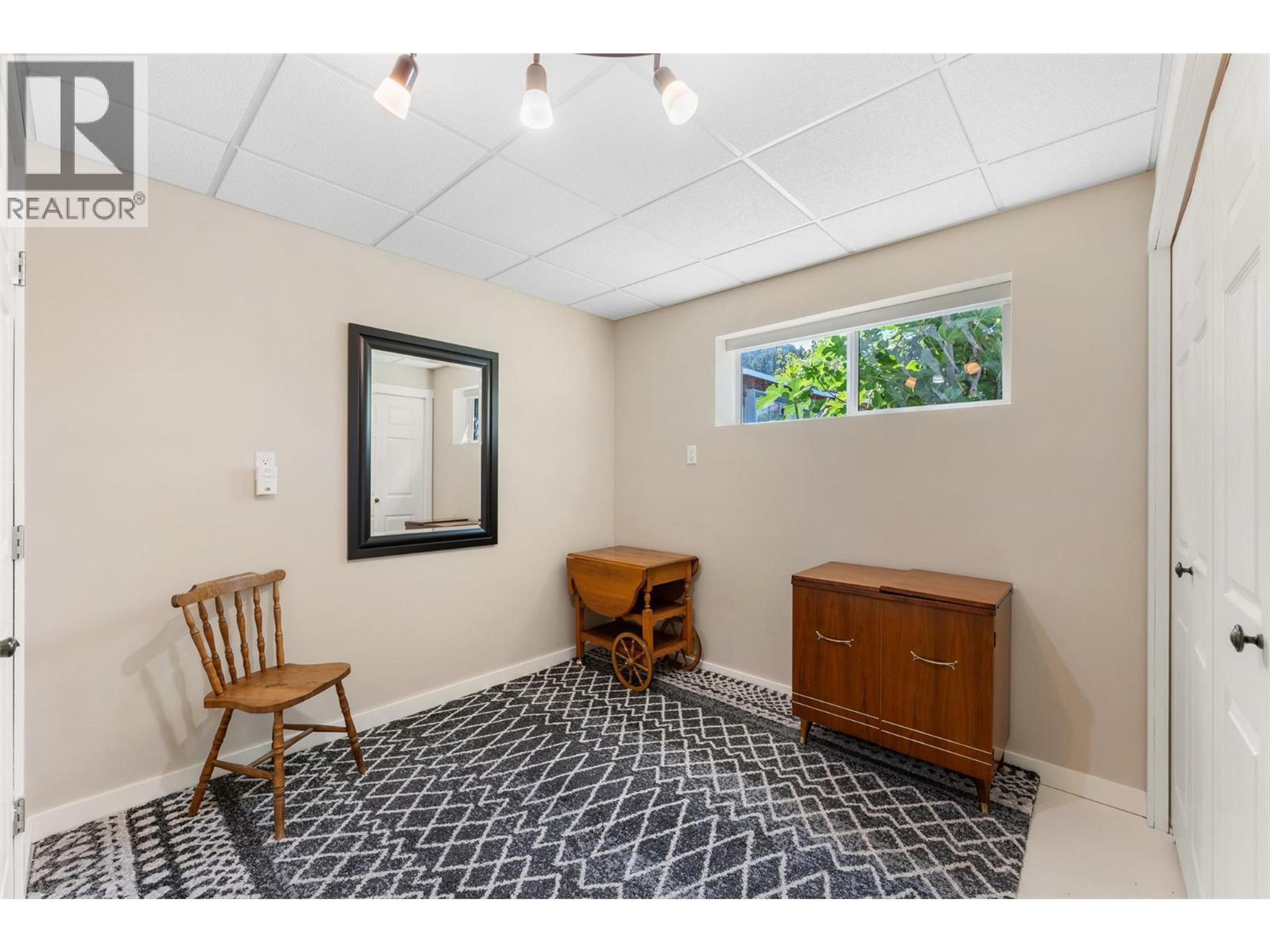 2710 GUIDI ROAD - 48