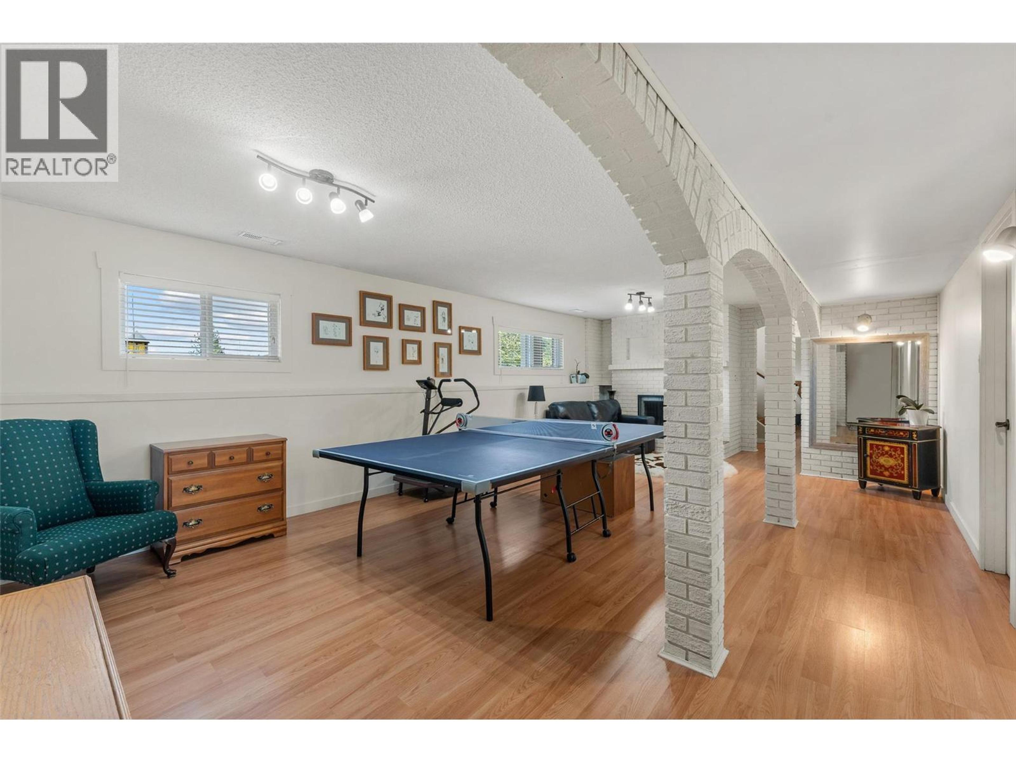 2710 GUIDI ROAD - 44