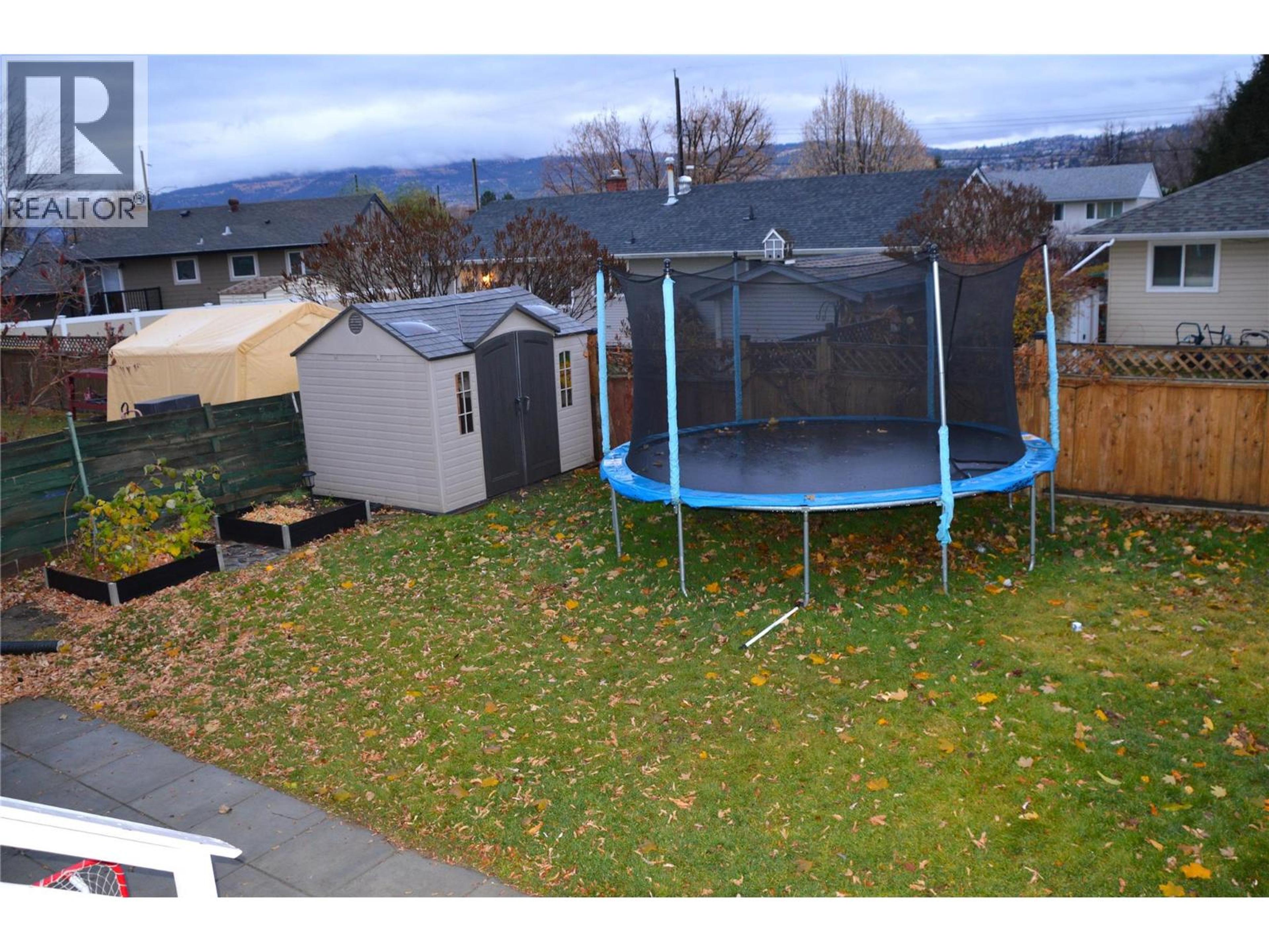 609 REGINA AVENUE - 11