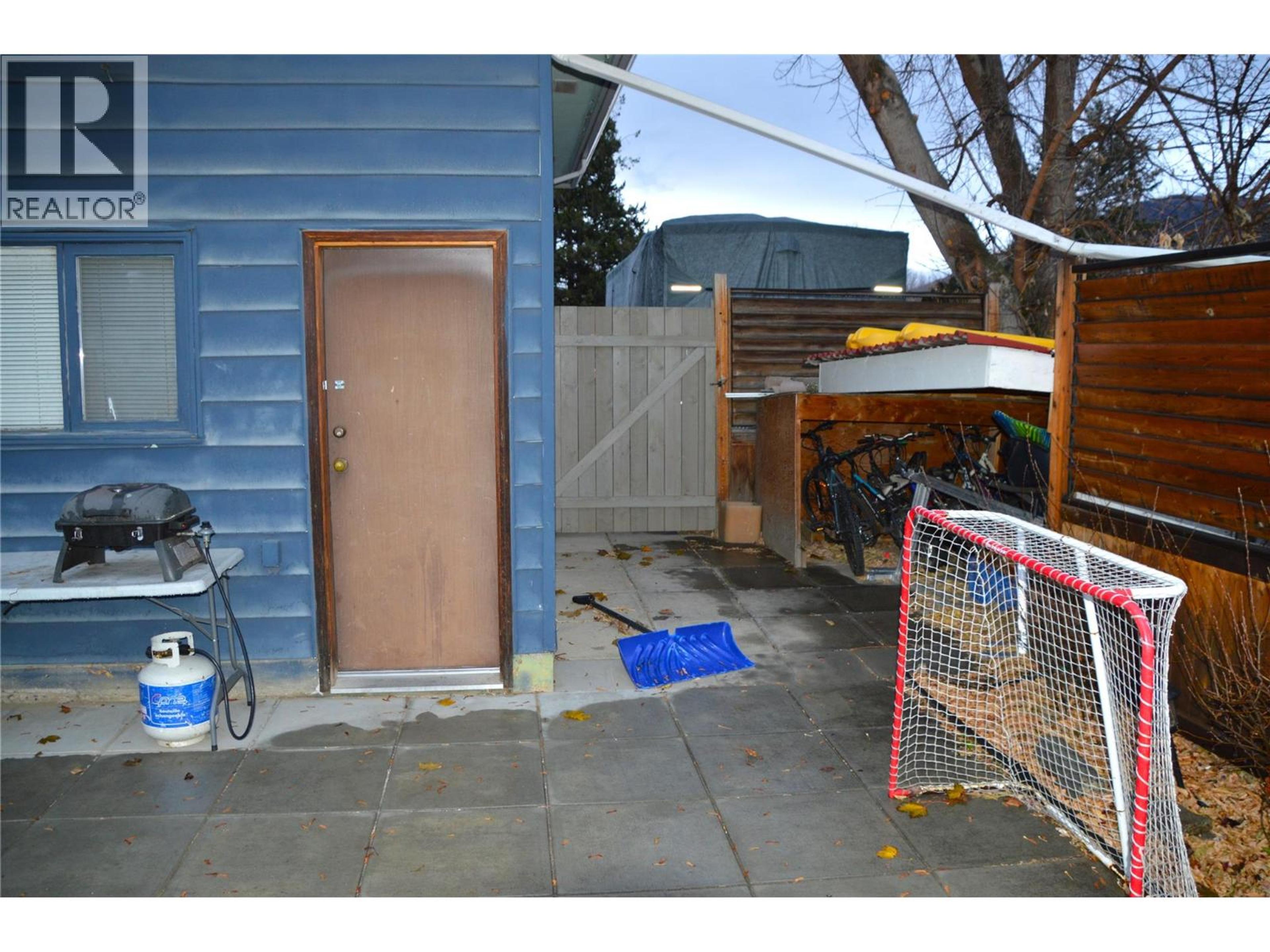 609 REGINA AVENUE - 15