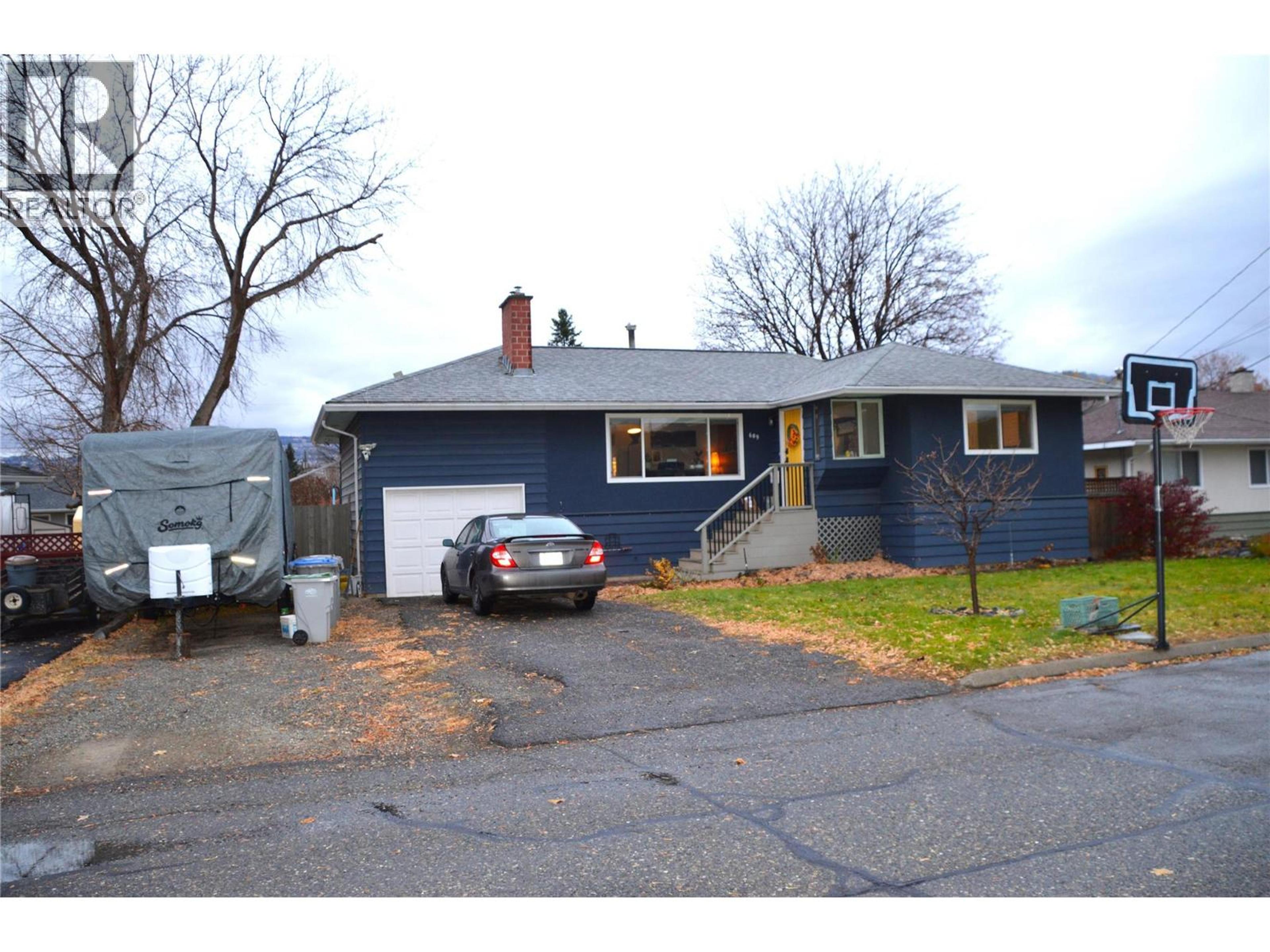 609 REGINA AVENUE - Image 2