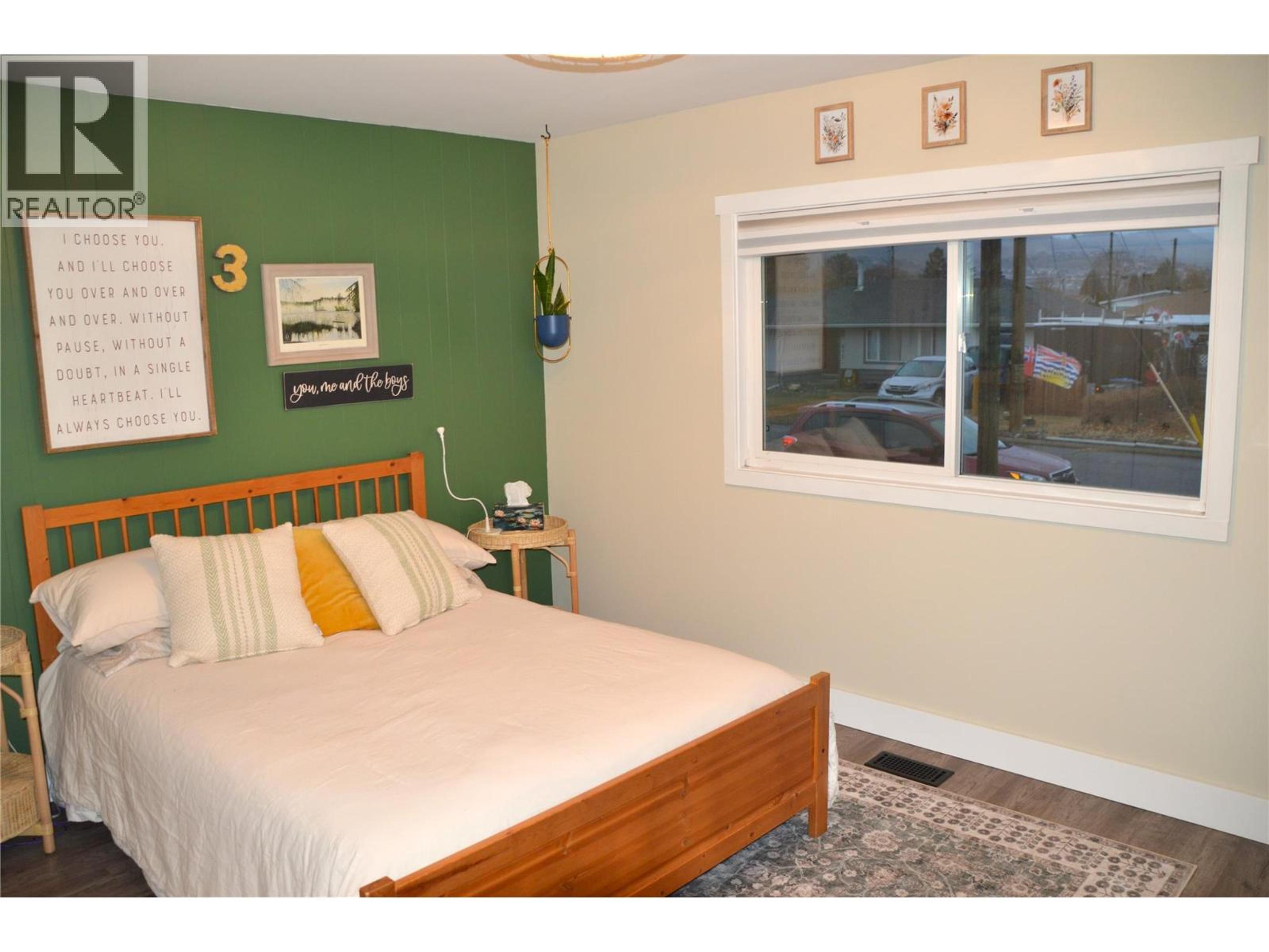 609 REGINA AVENUE - 23