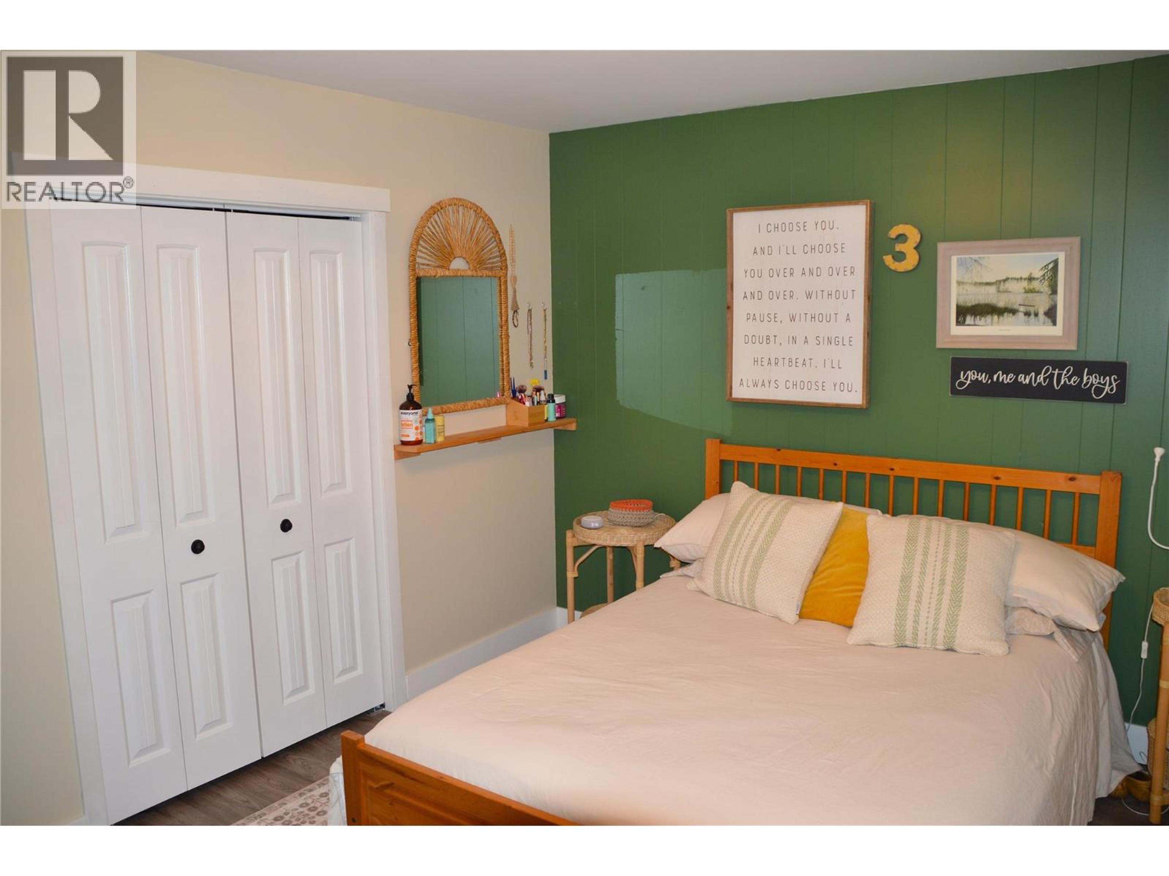 609 REGINA AVENUE - 24