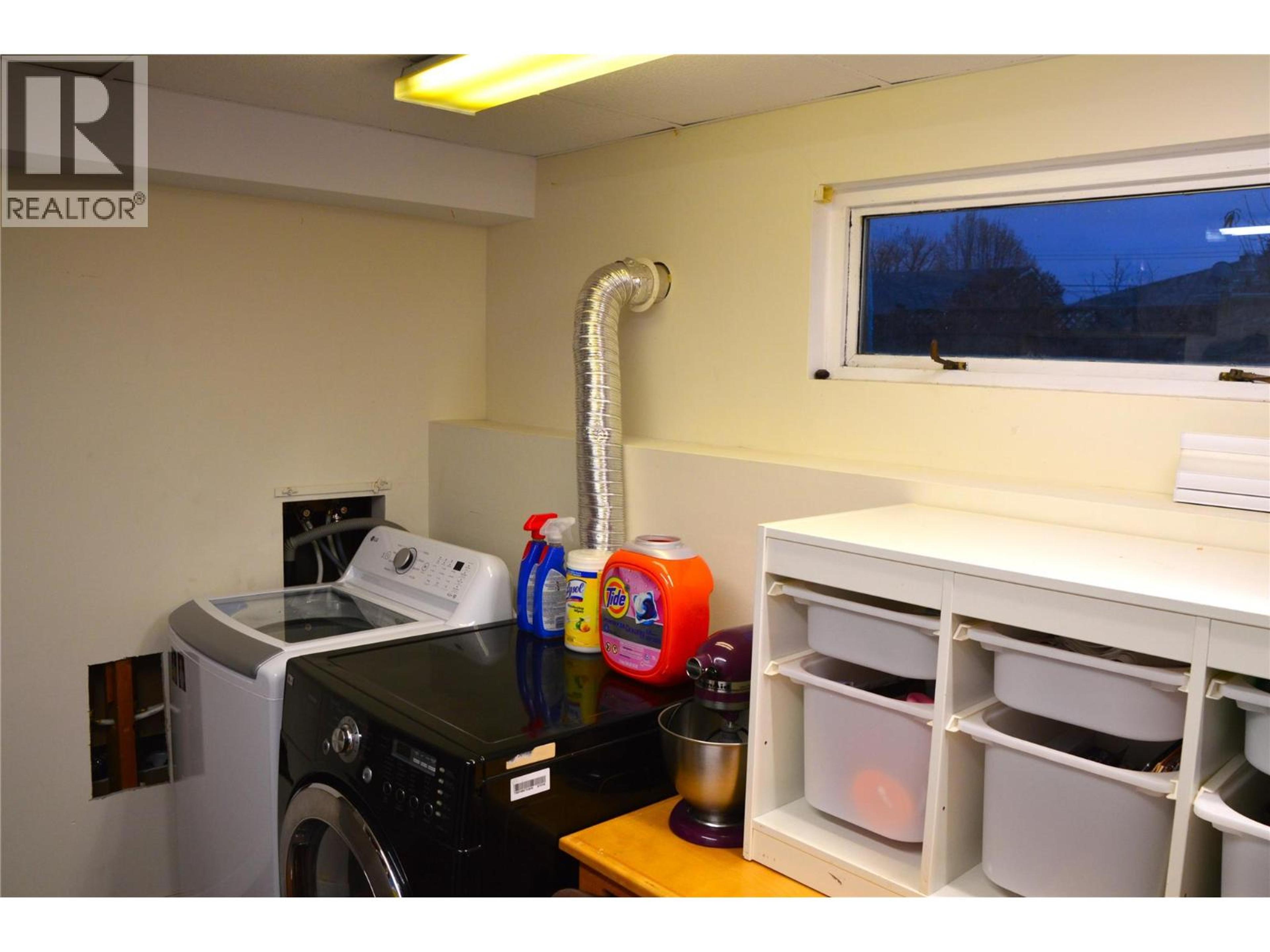 609 REGINA AVENUE - 35