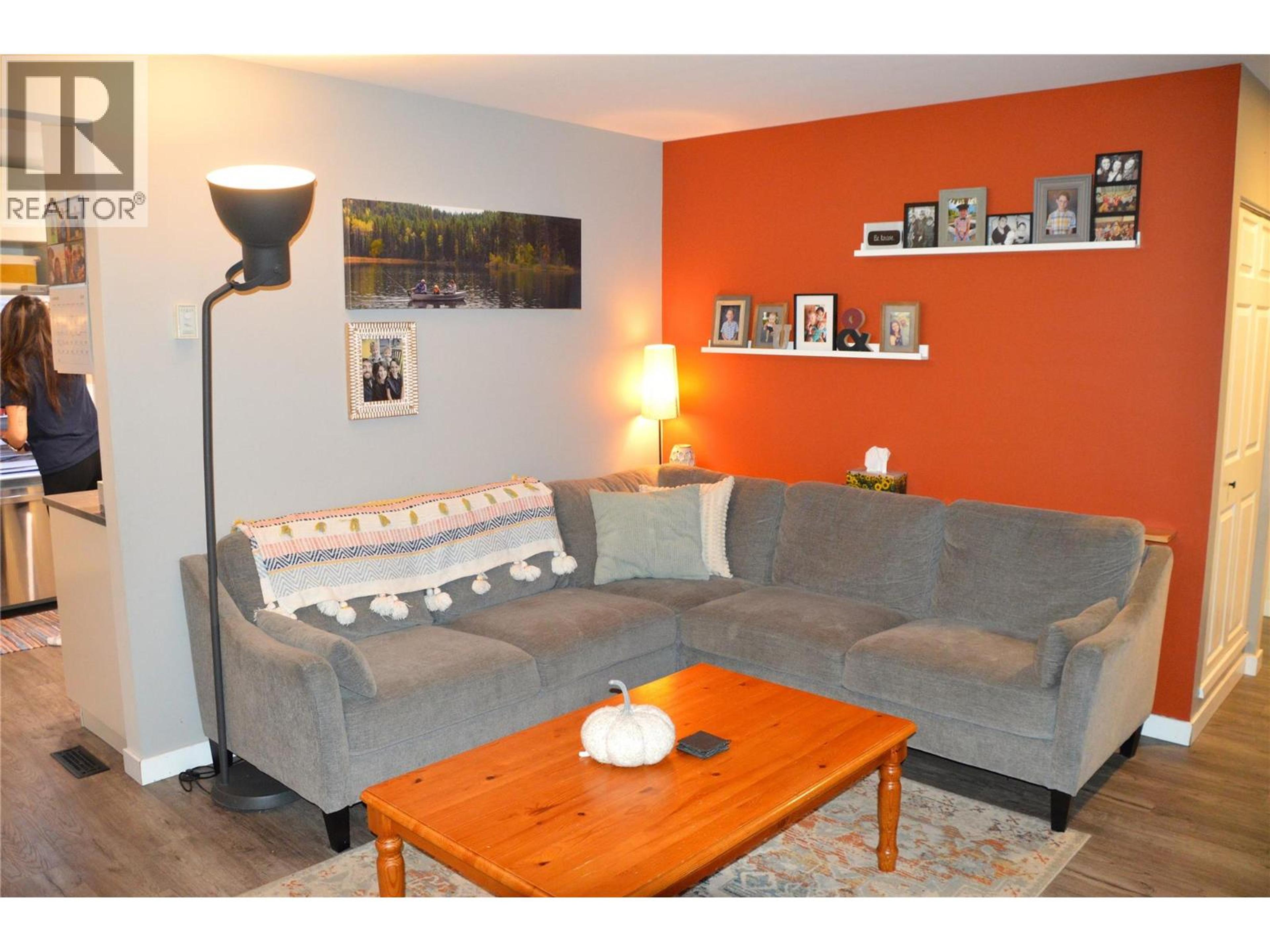 609 REGINA AVENUE - 5