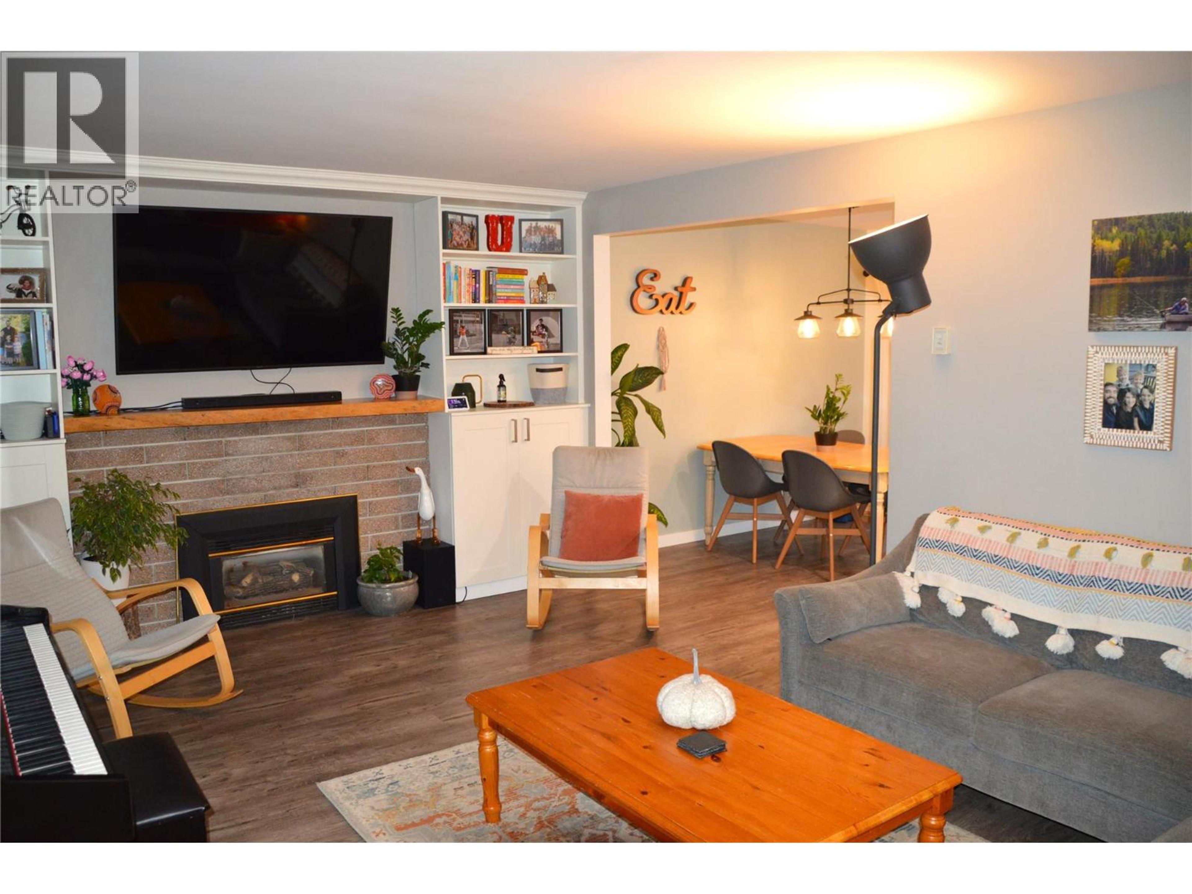 609 REGINA AVENUE - 7