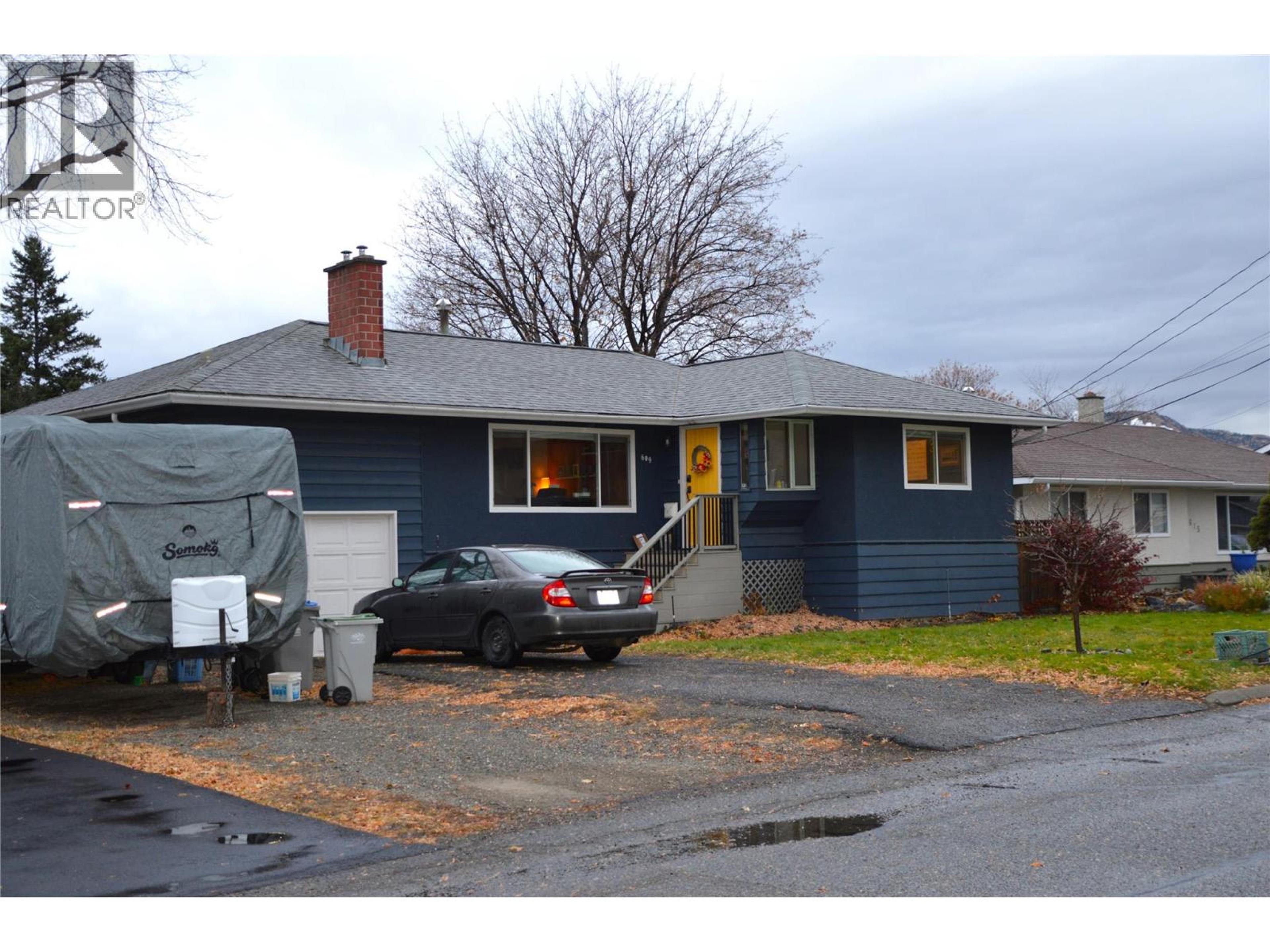 609 REGINA AVENUE - 8