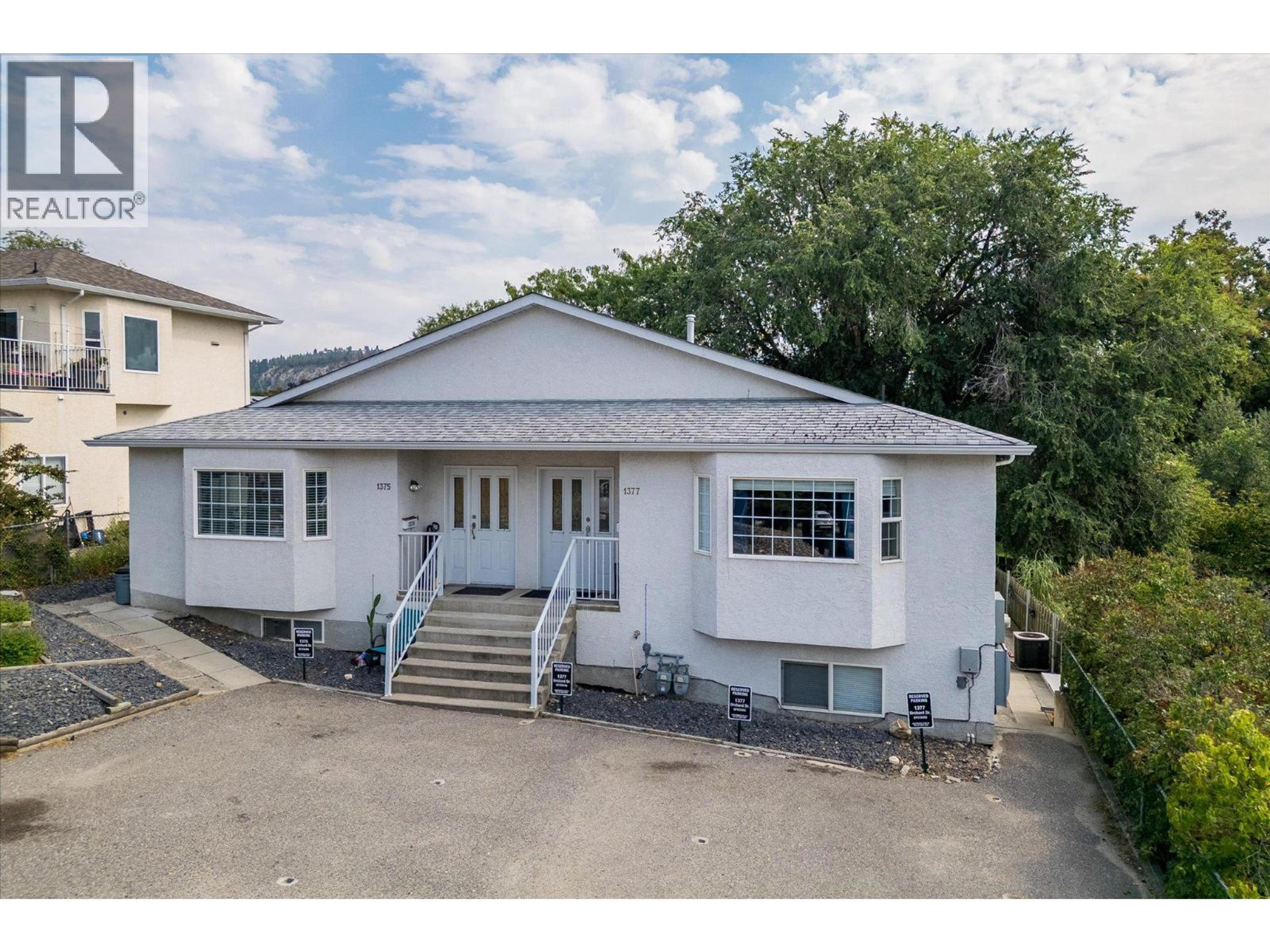 1375 Orchard Drive, Kelowna - Exteriors - Photo 4