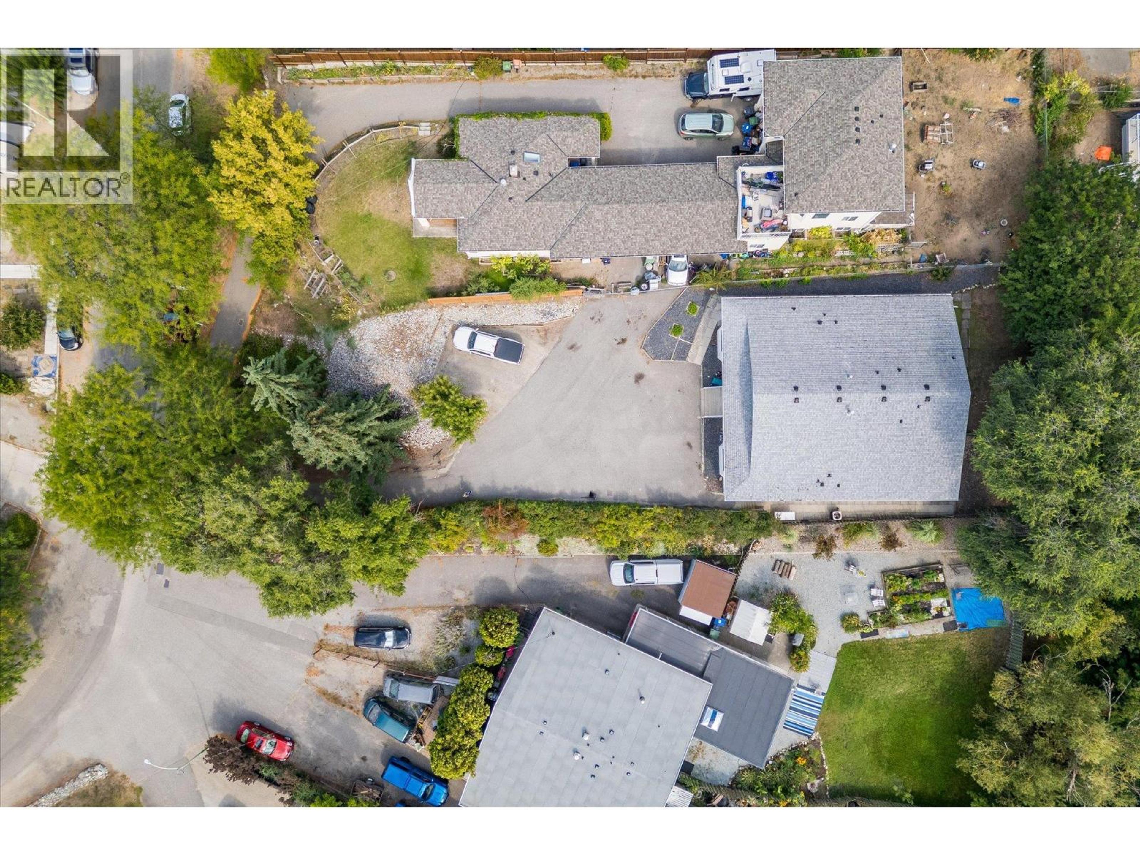 1375 Orchard Drive, Kelowna - Exteriors - Full Complex View, Drone/Aerial View - Photo 15