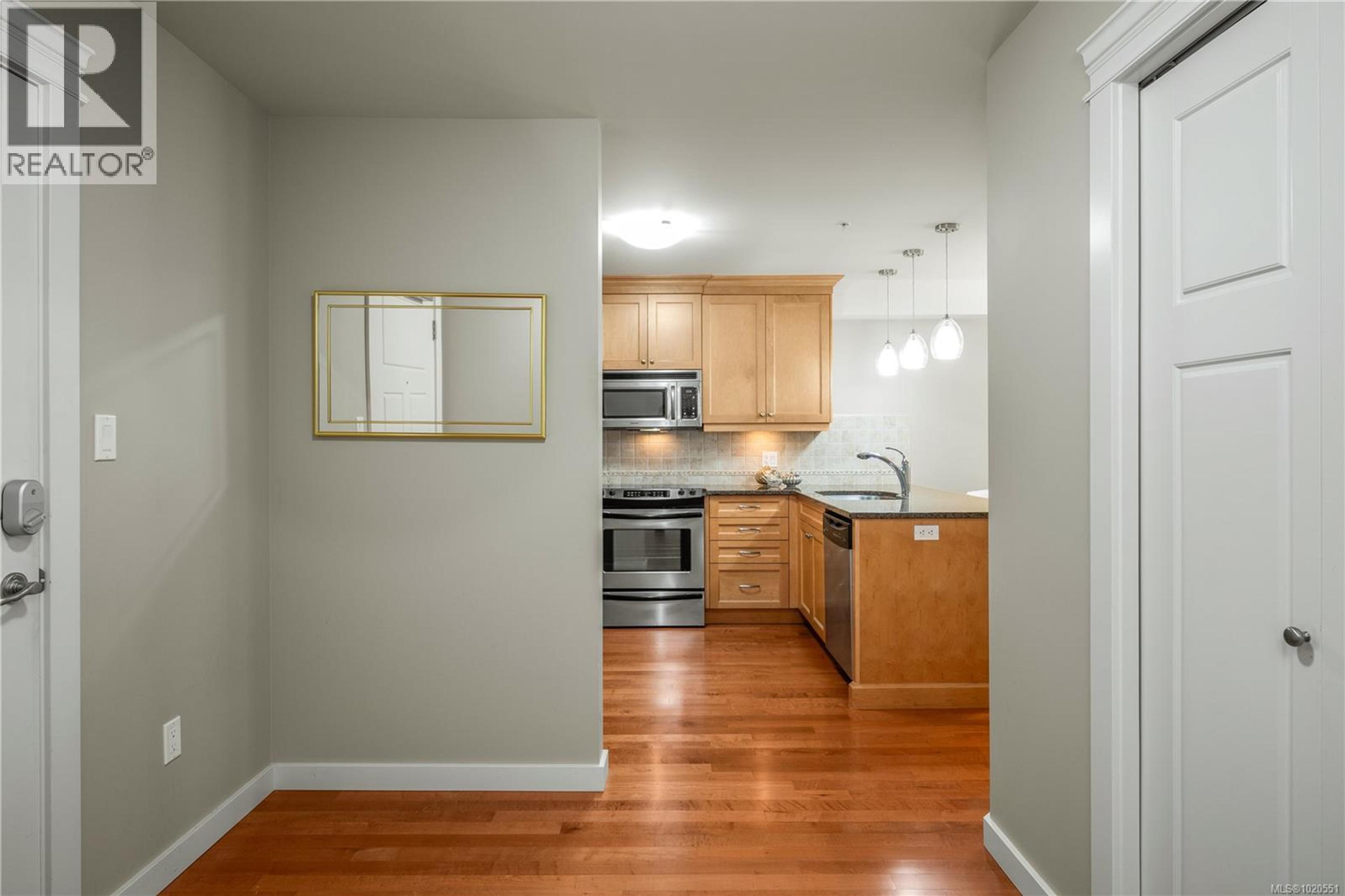 #212 6728 DICKINSON RD - 18