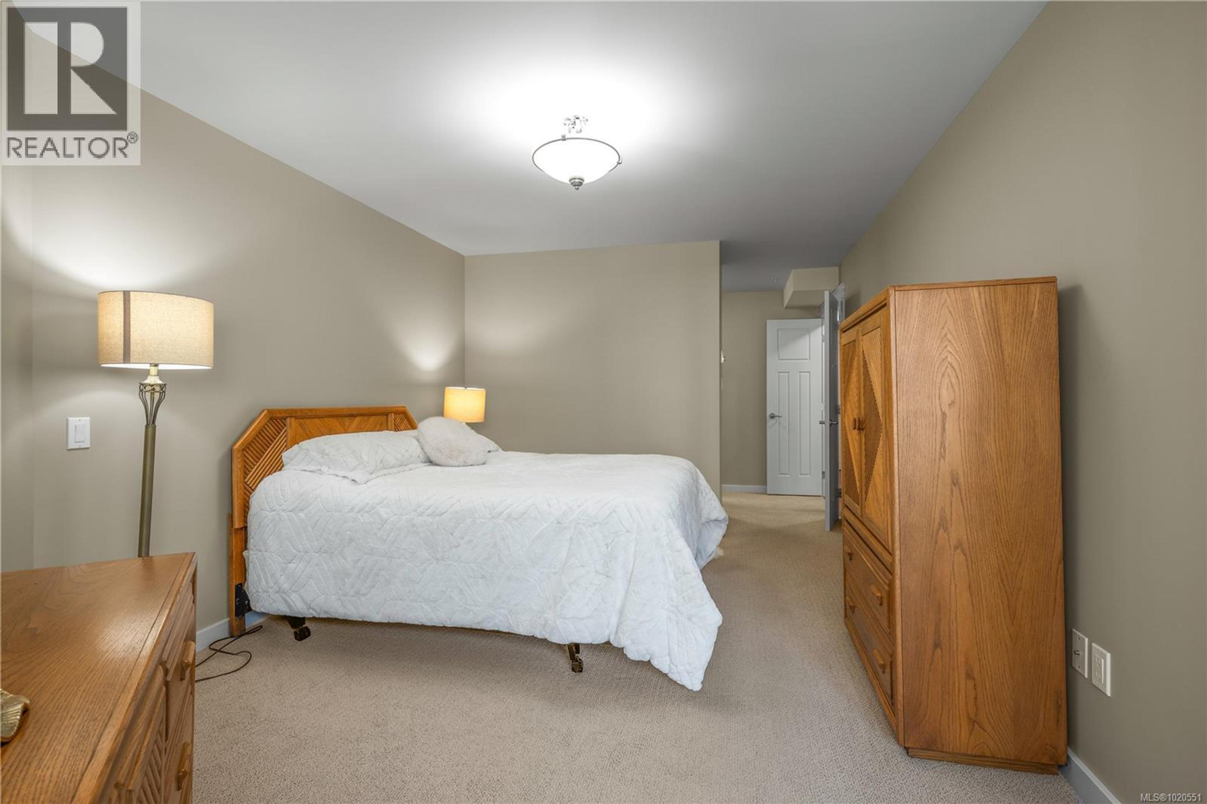 #212 6728 DICKINSON RD - 23