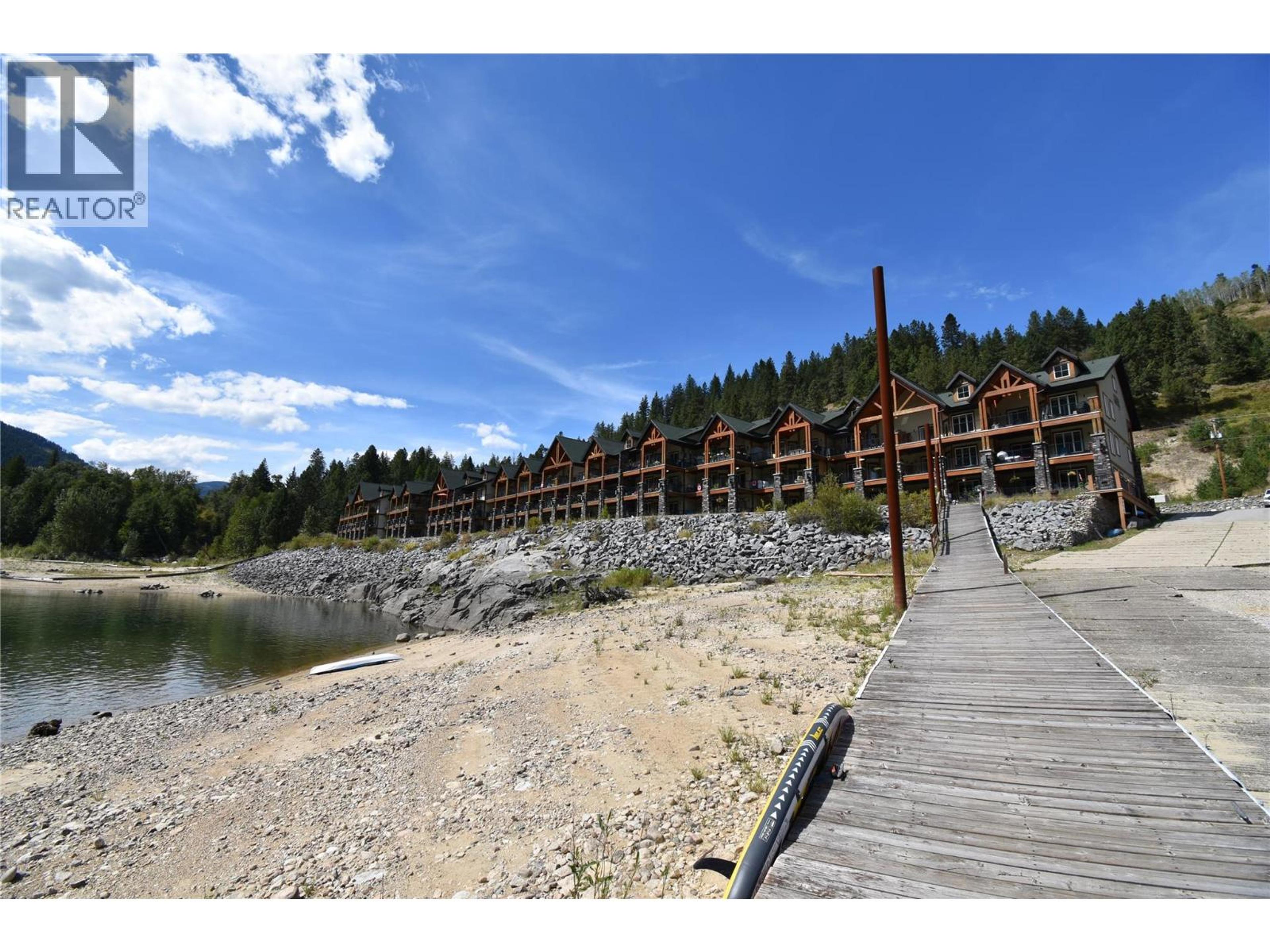 5570 Broadwater Road, Castlegar - Exteriors - Full Complex View - Photo 1