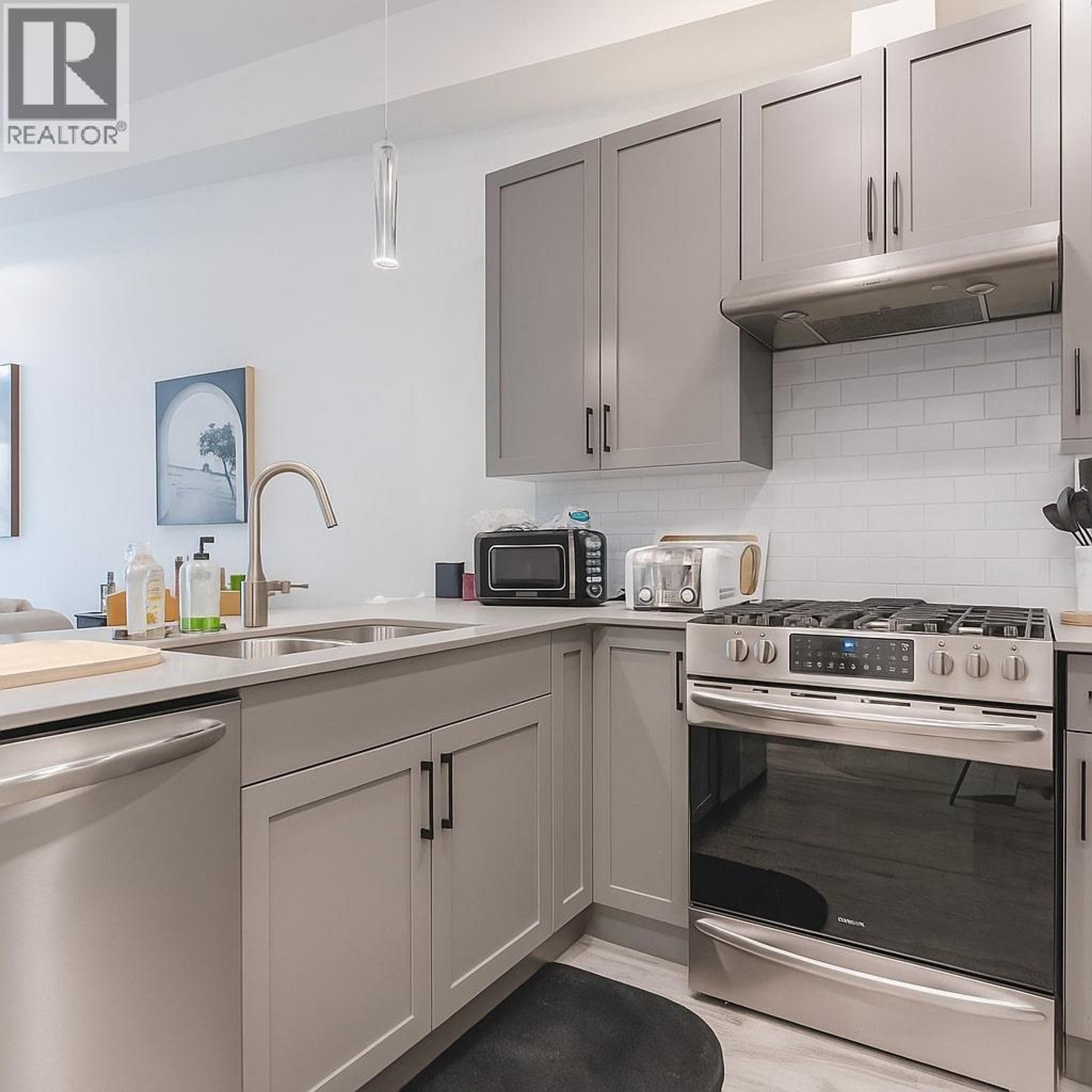 #405 651 DUNES DRIVE - 11