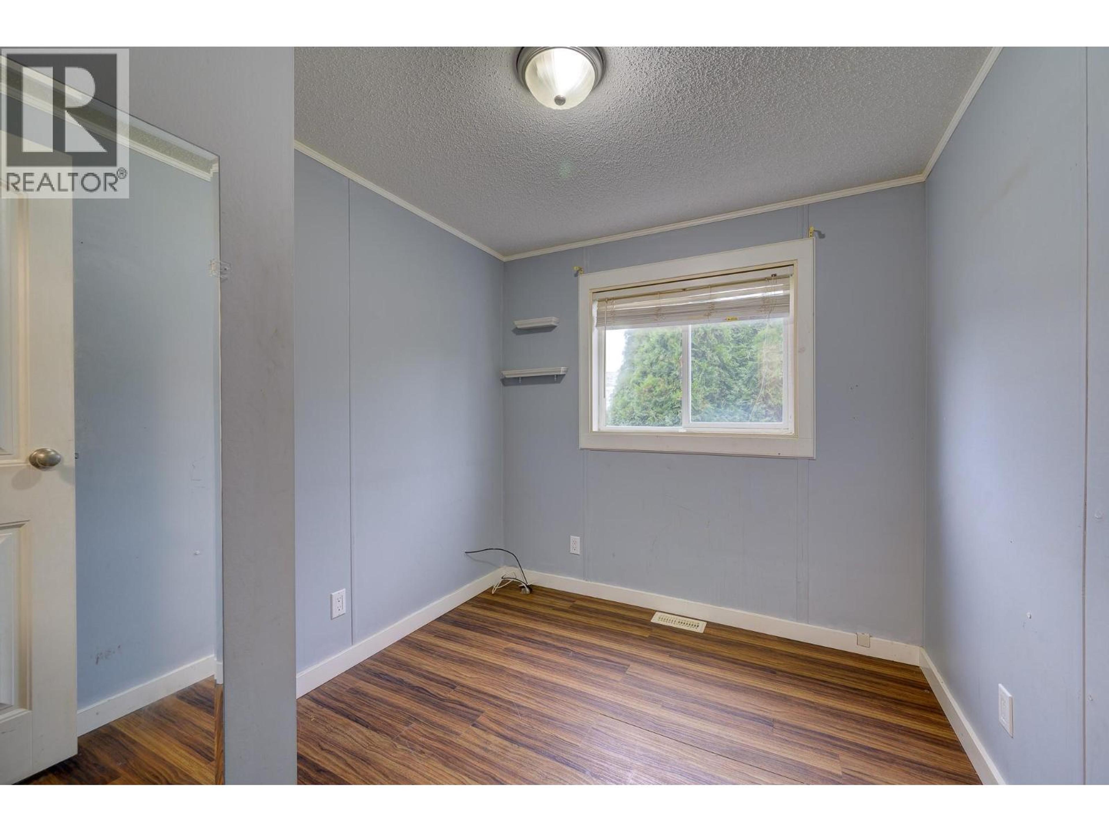 #E6 220 G & M ROAD - 11