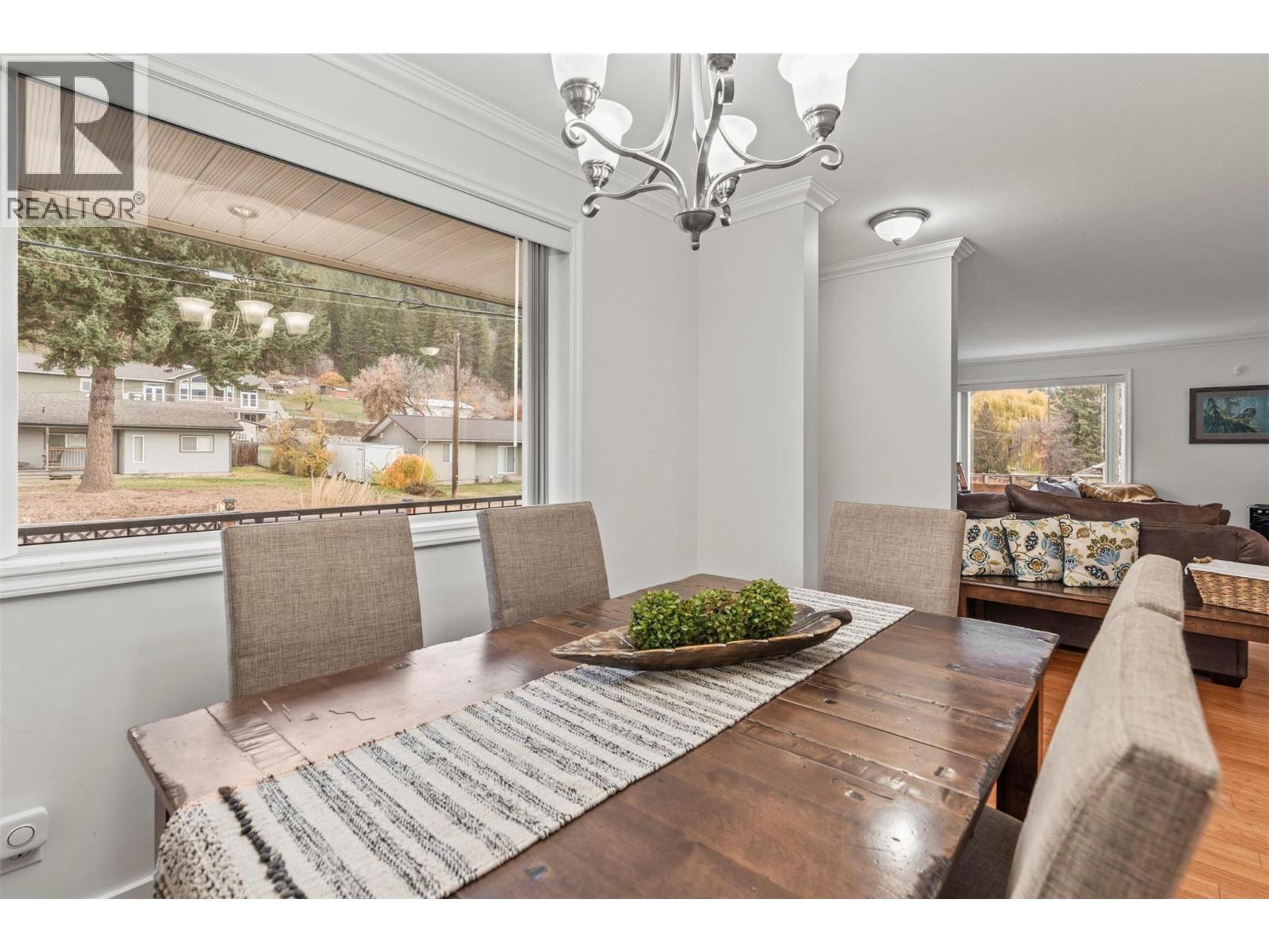 110 WEST ENDERBY ROAD - 12