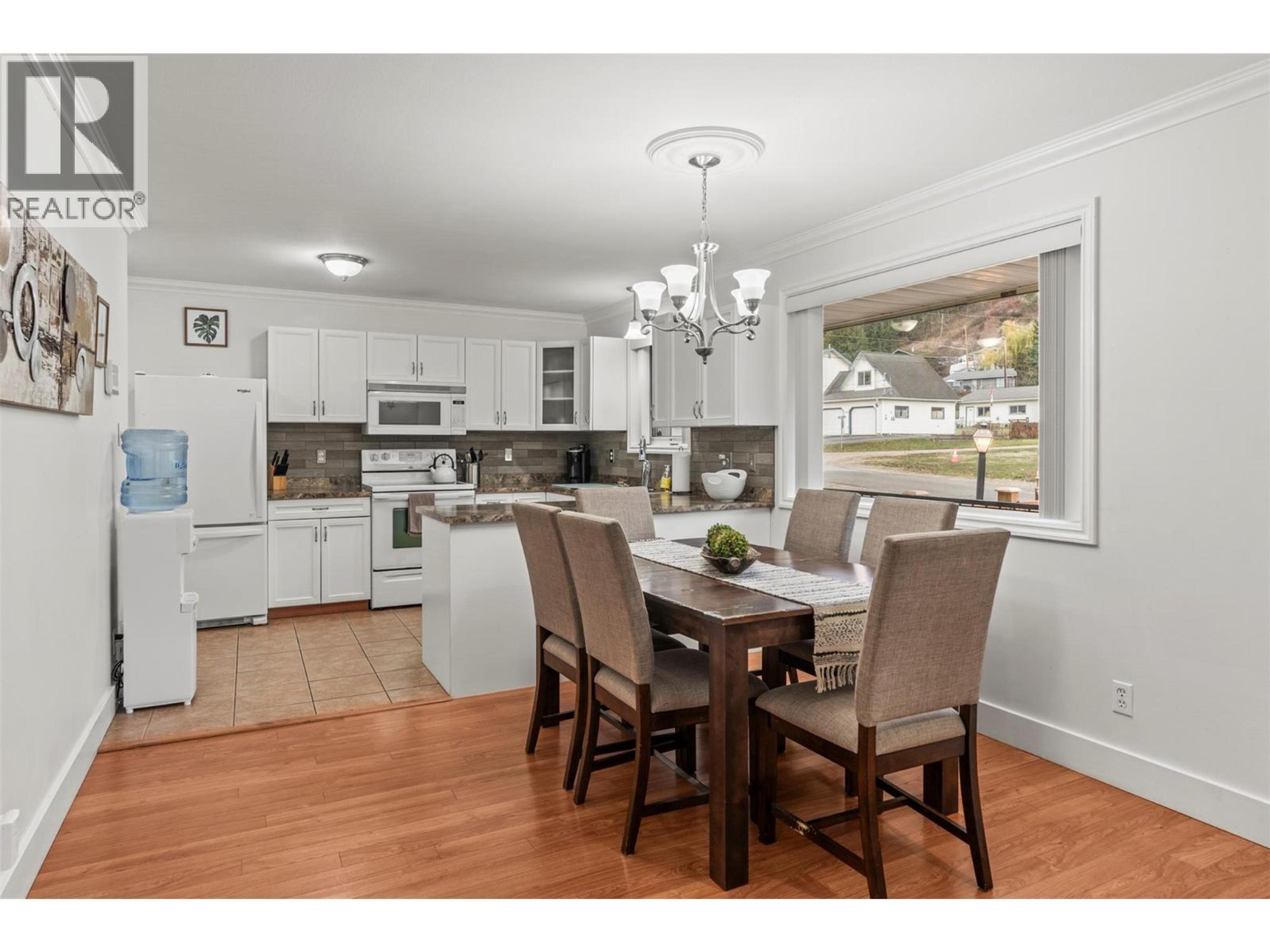 110 WEST ENDERBY ROAD - 9