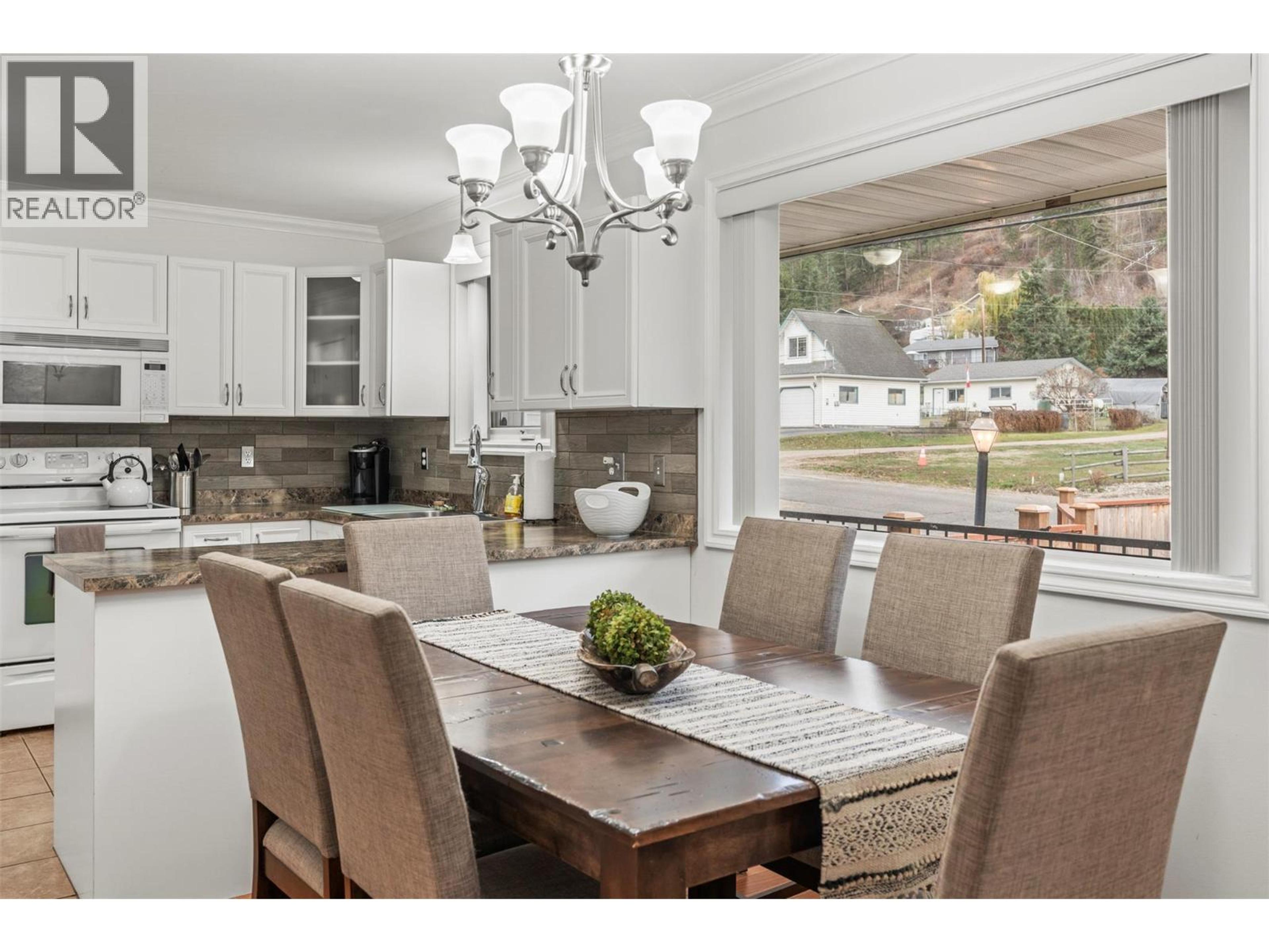 110 WEST ENDERBY ROAD - 10