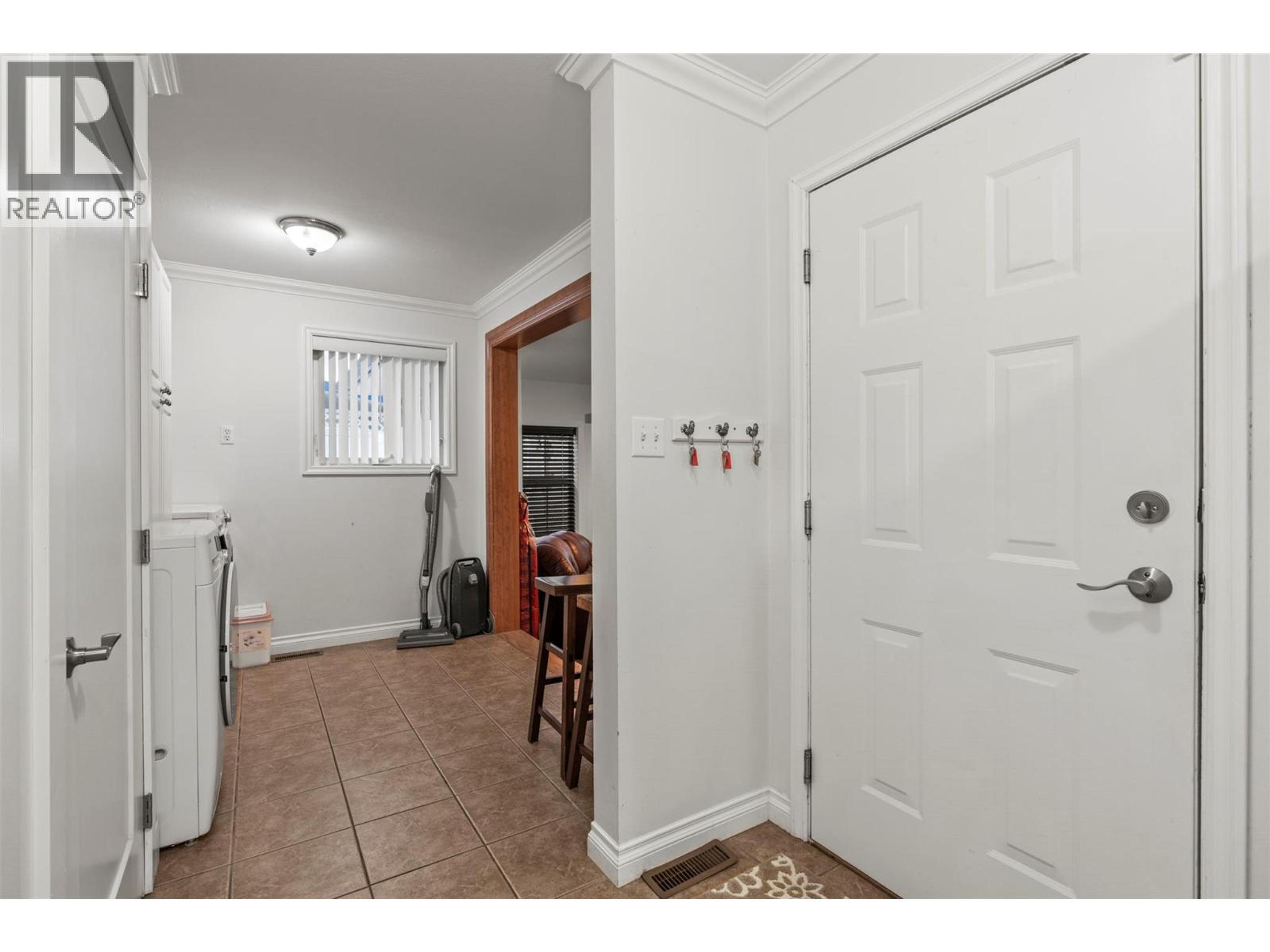 110 WEST ENDERBY ROAD - 16