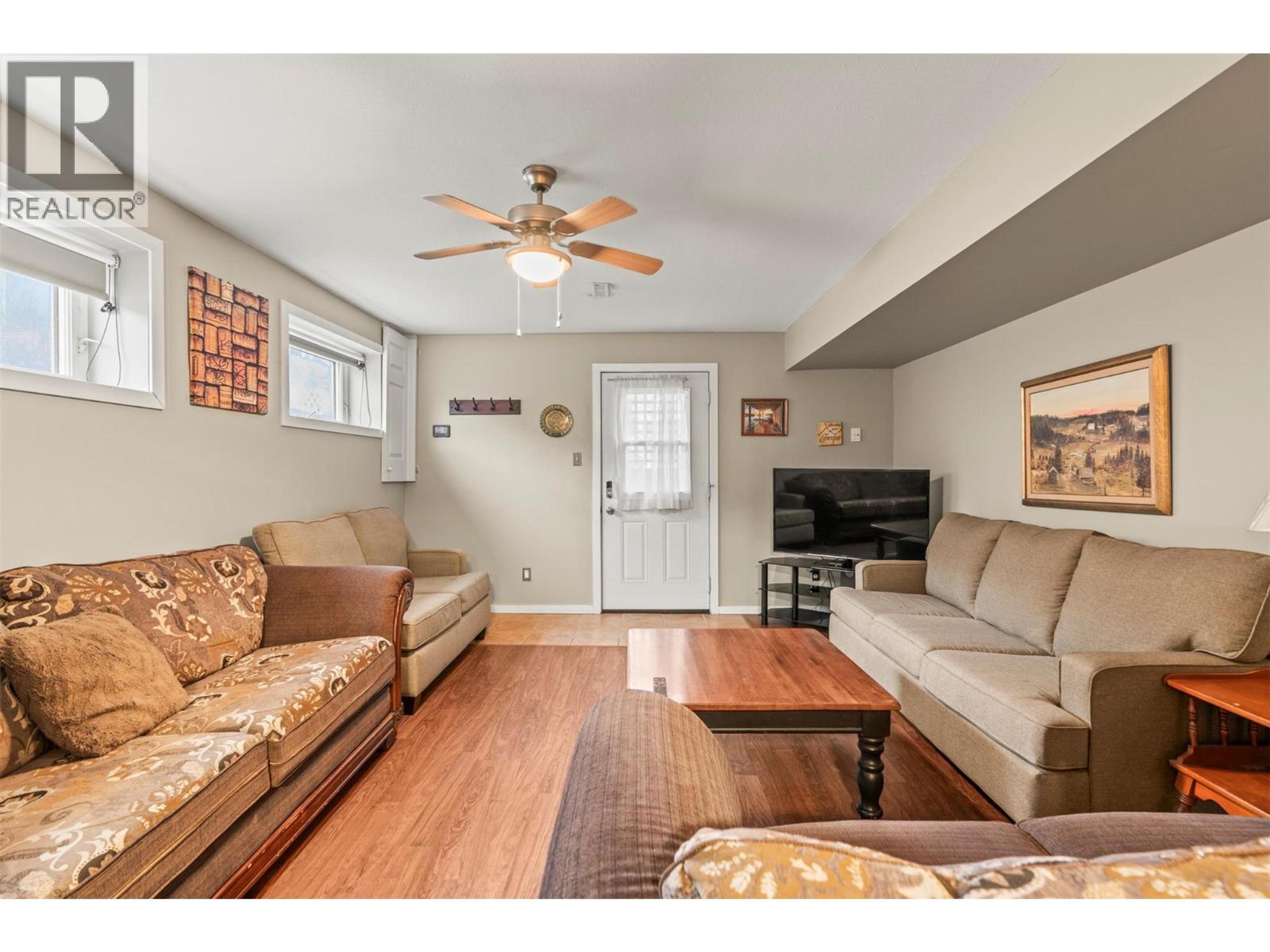 110 WEST ENDERBY ROAD - 28