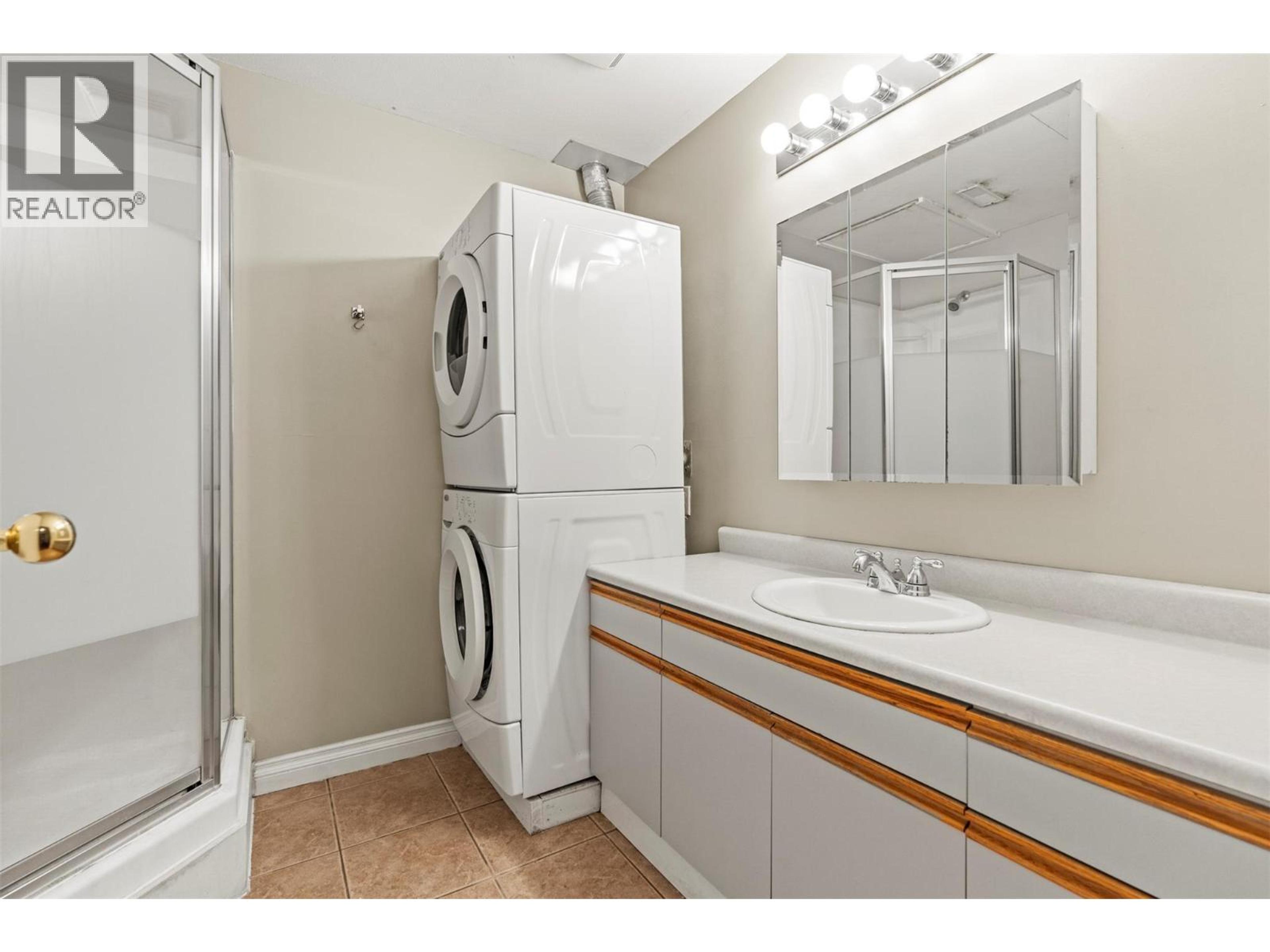 110 WEST ENDERBY ROAD - 38