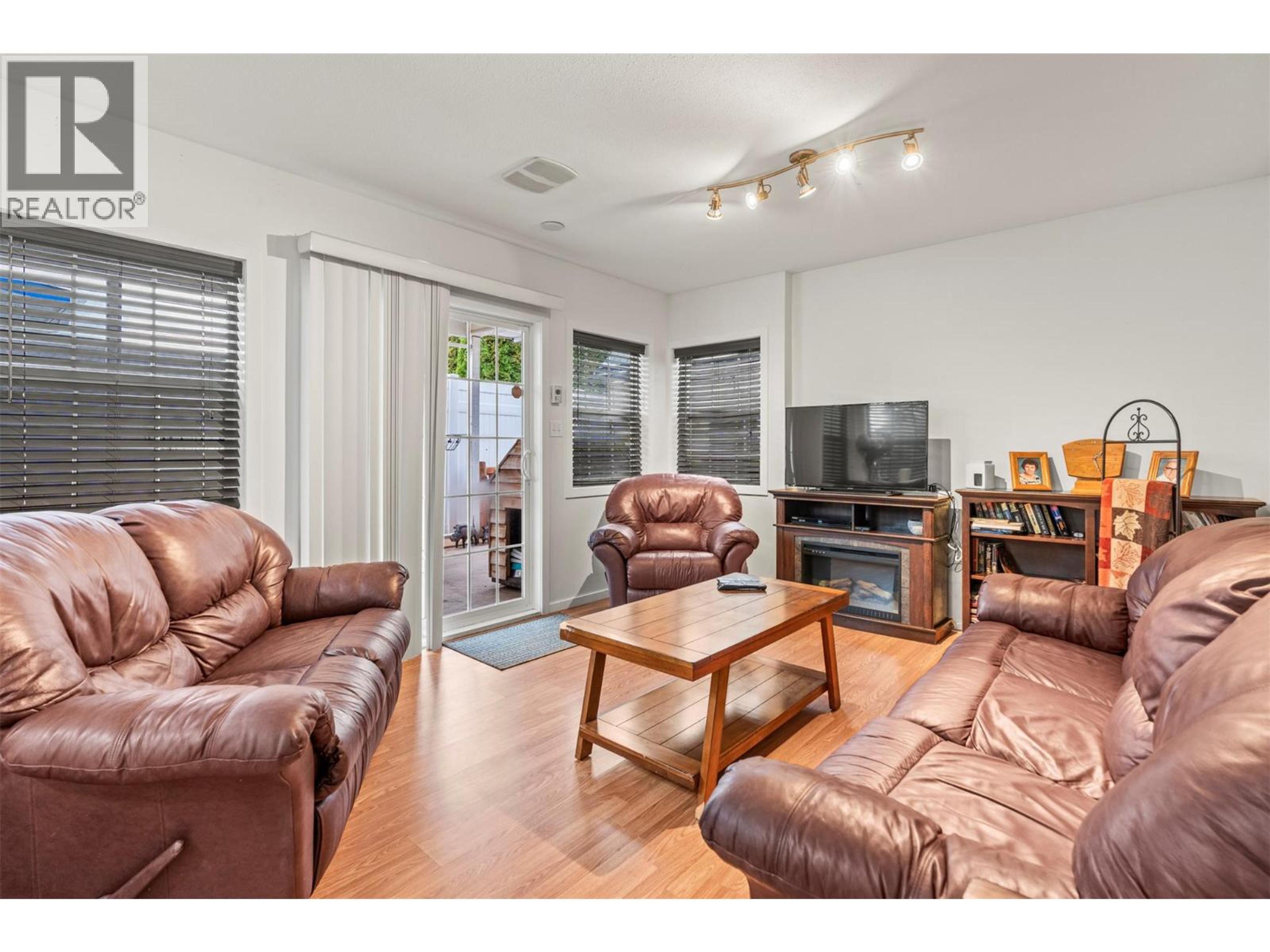 110 WEST ENDERBY ROAD - 18