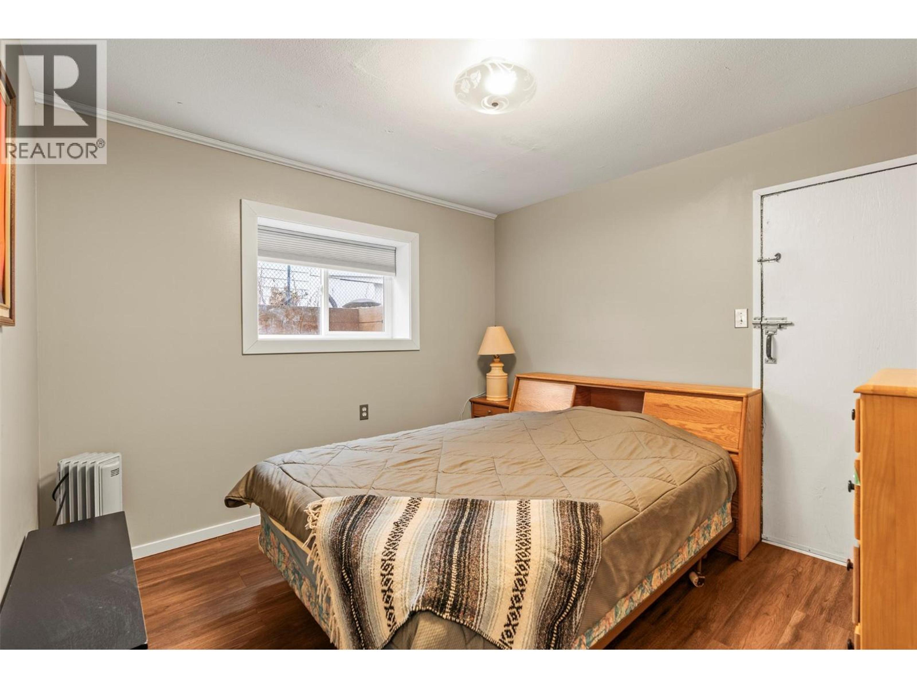 110 WEST ENDERBY ROAD - 37