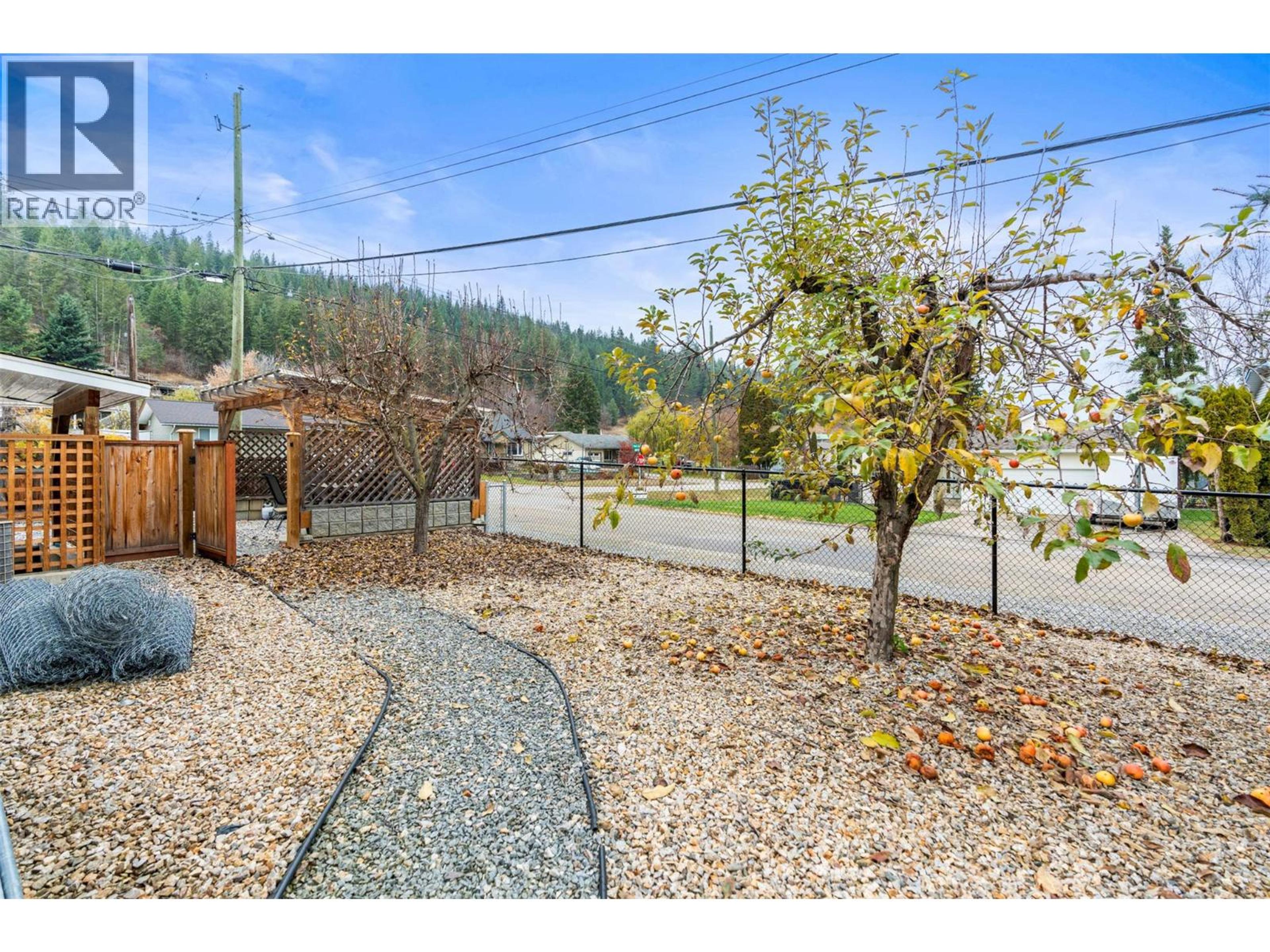 110 WEST ENDERBY ROAD - 41