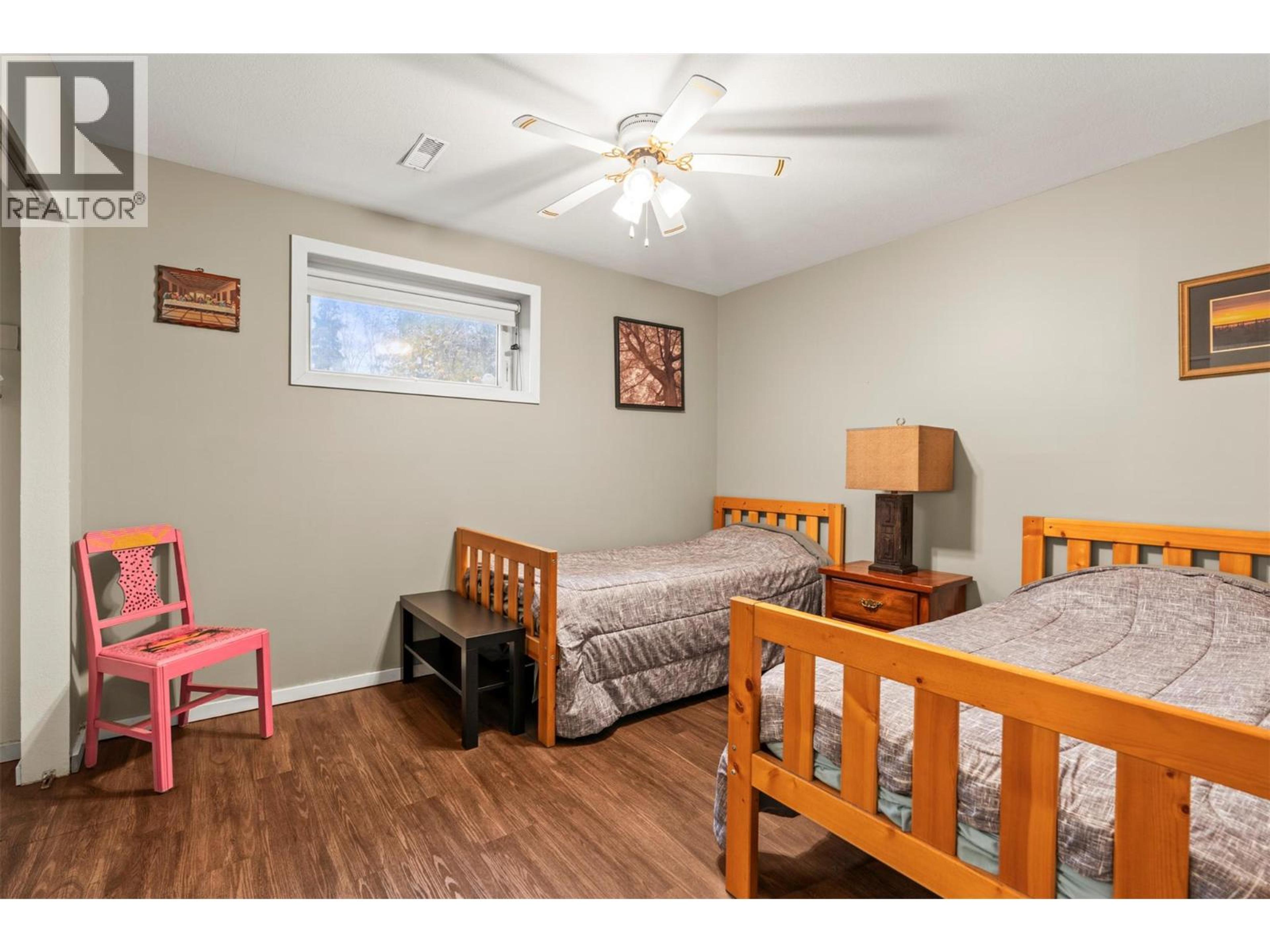 110 WEST ENDERBY ROAD - 35