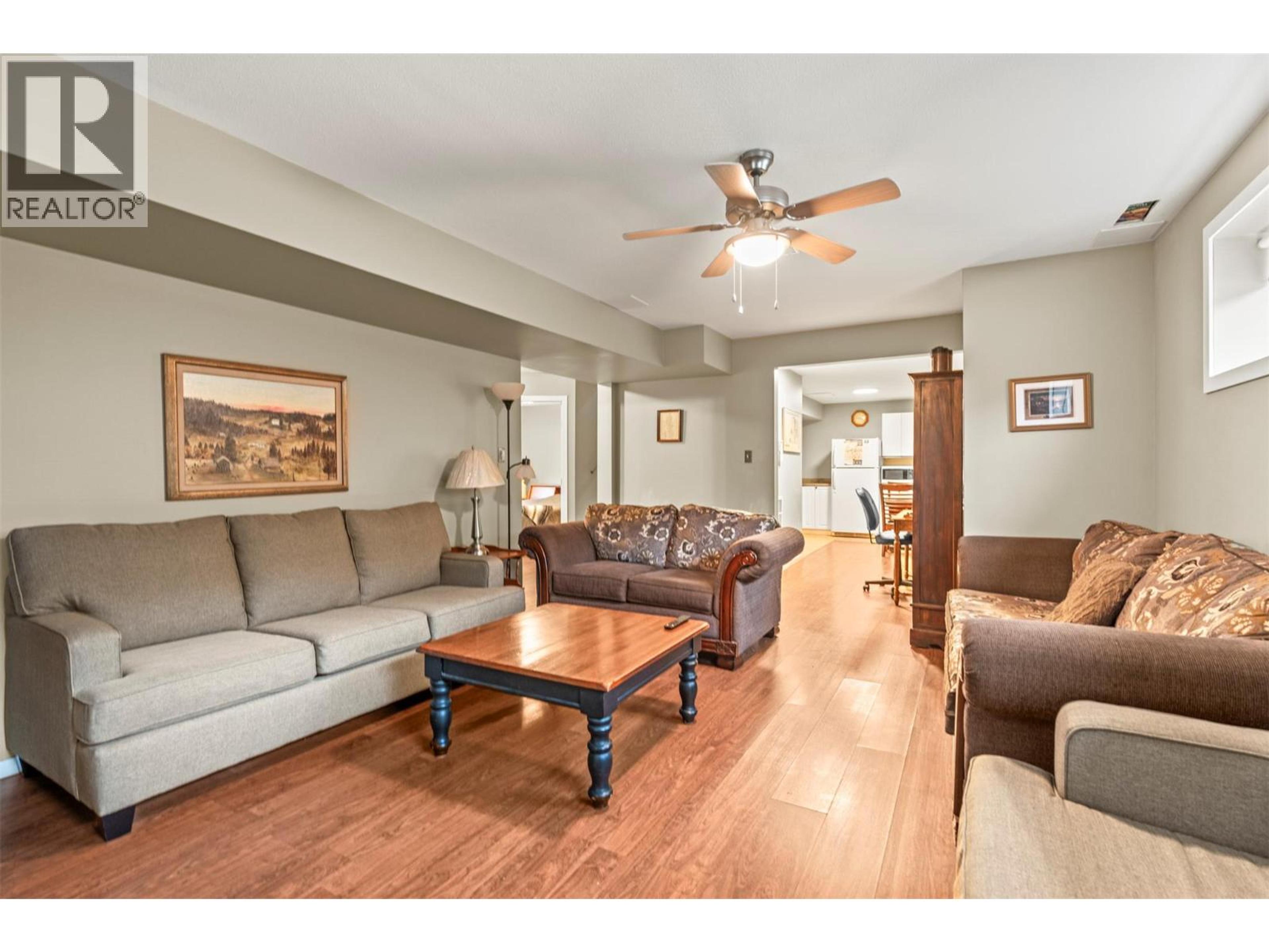 110 WEST ENDERBY ROAD - 30