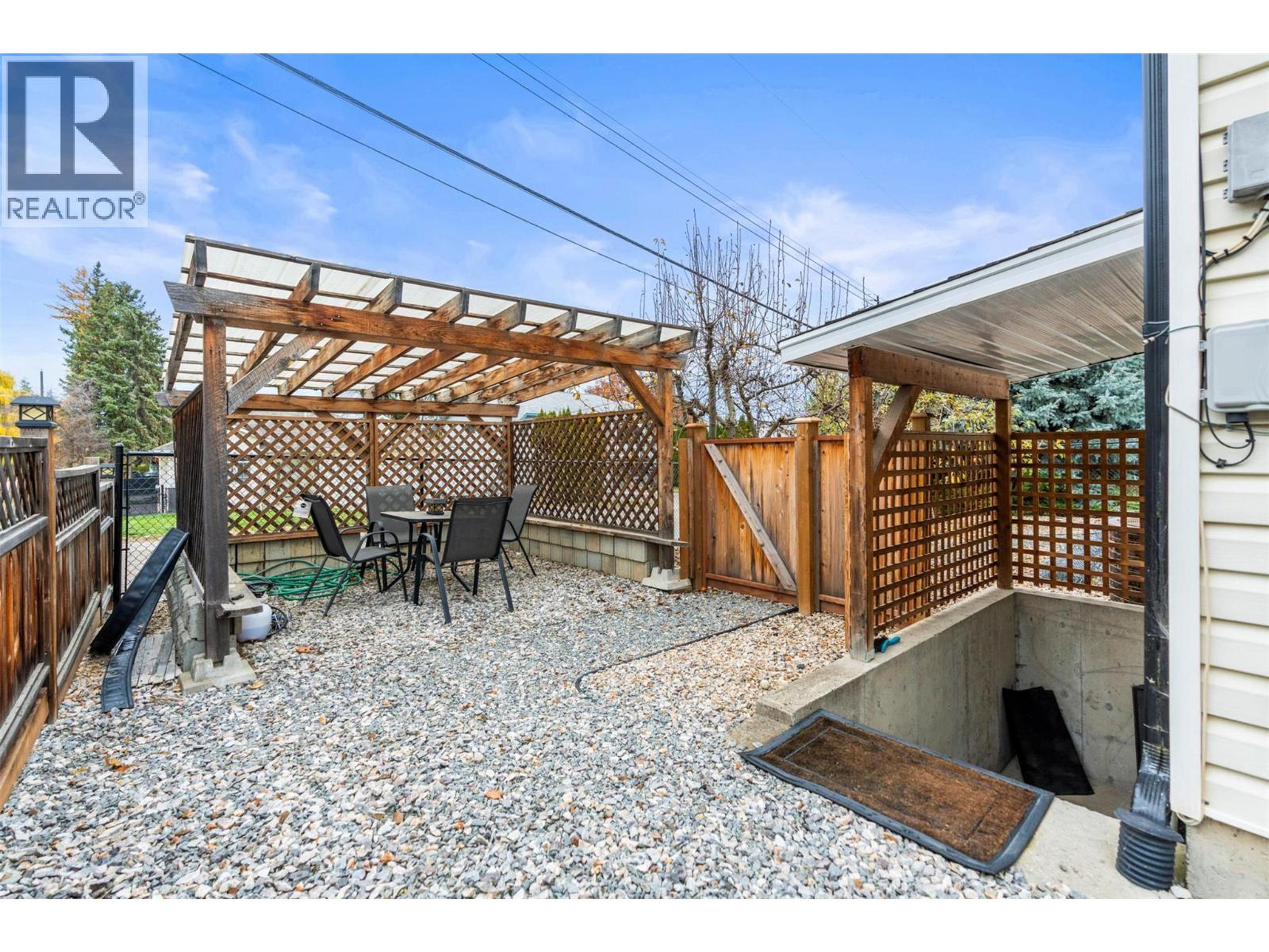 110 WEST ENDERBY ROAD - 46