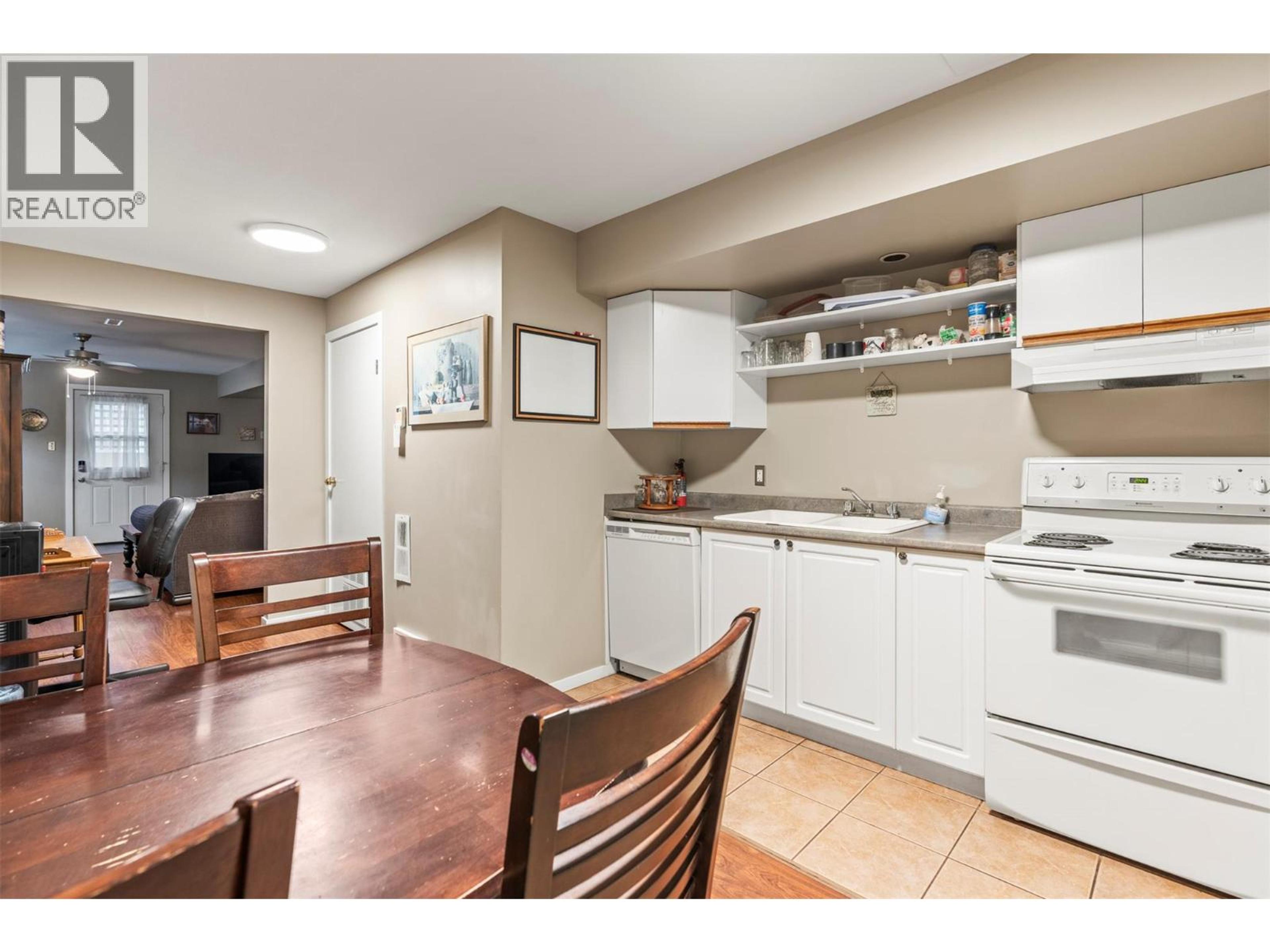 110 WEST ENDERBY ROAD - 33