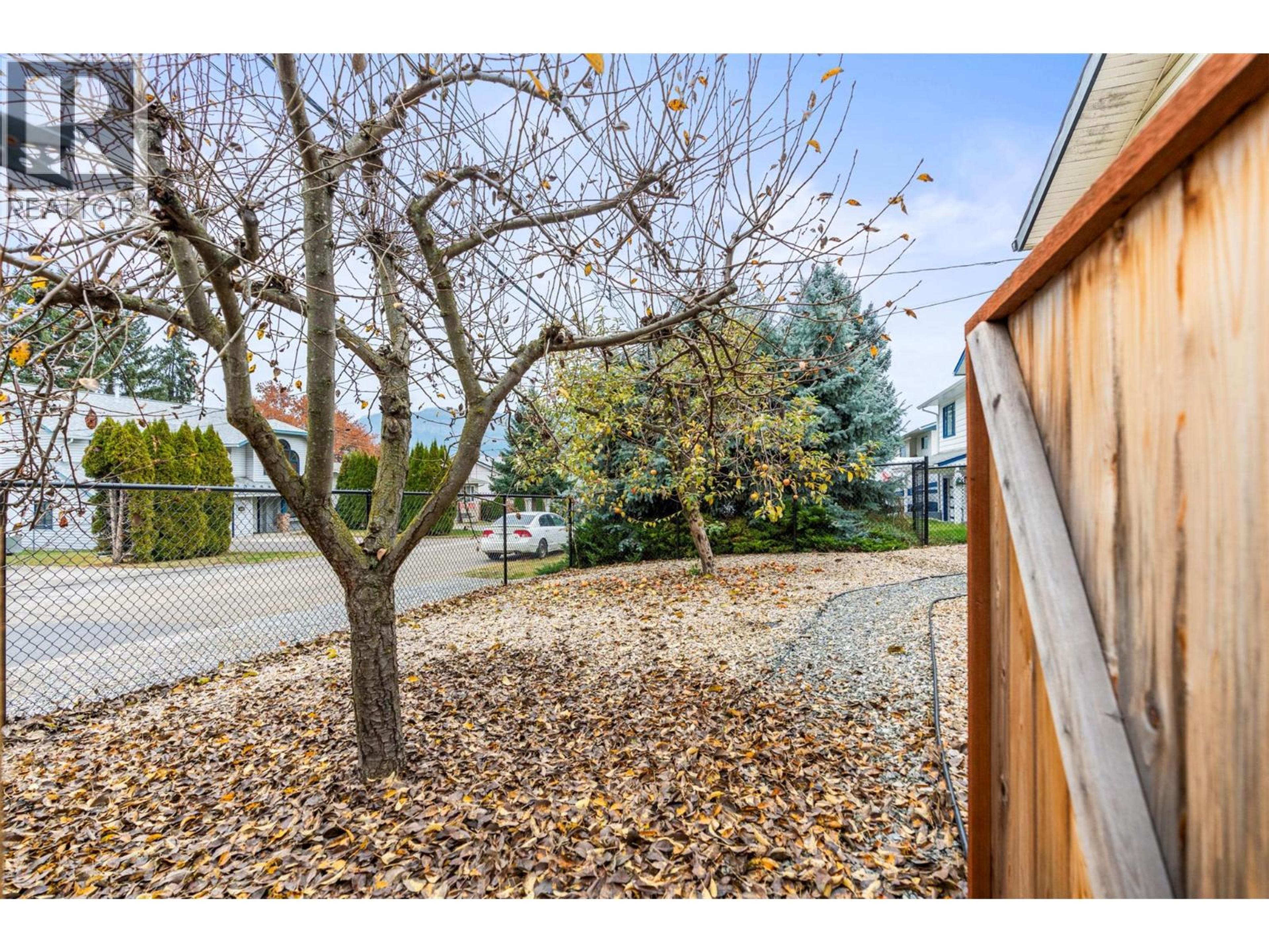 110 WEST ENDERBY ROAD - 40