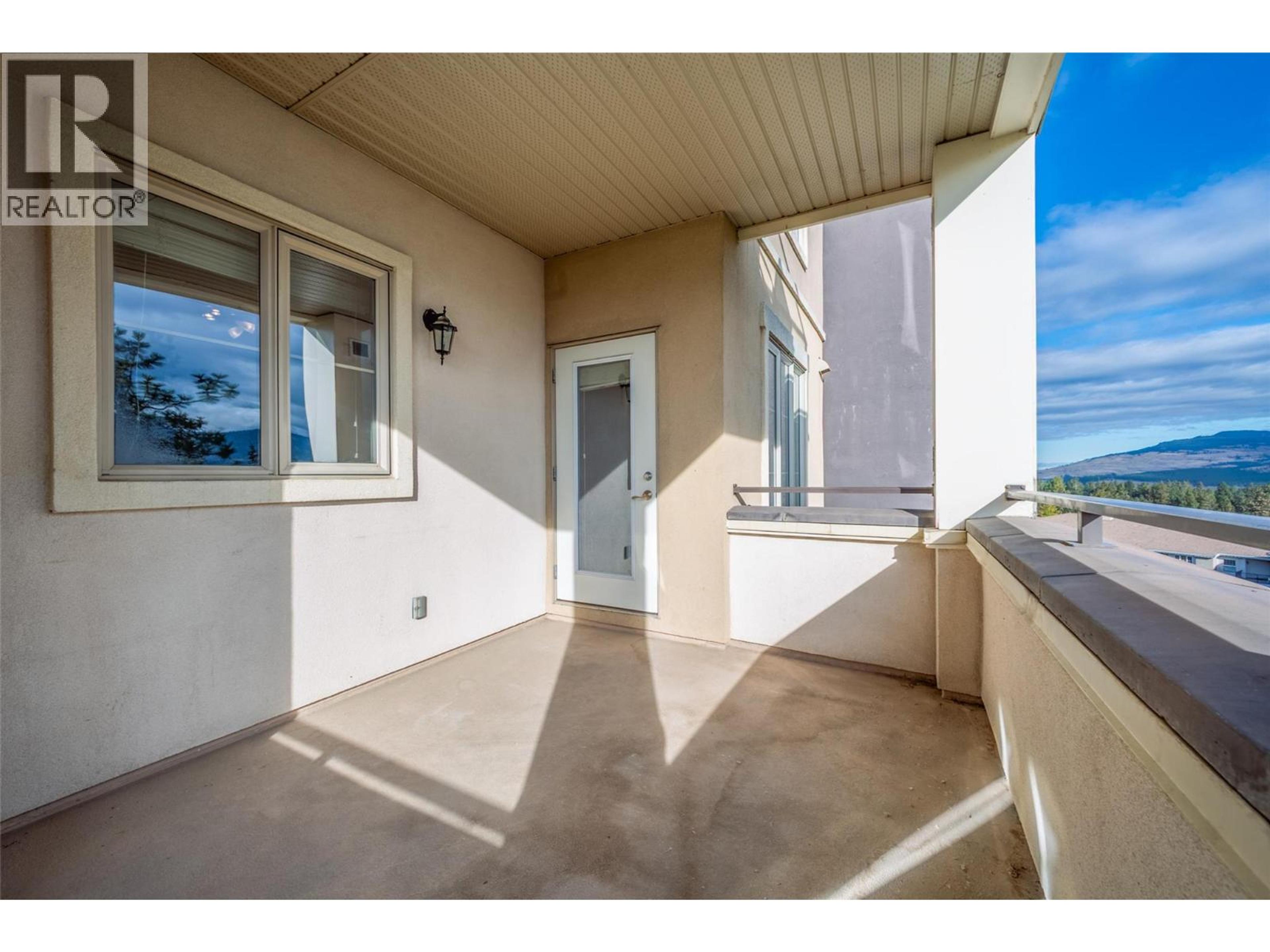 #1514 1875 COUNTRY CLUB DRIVE - 15