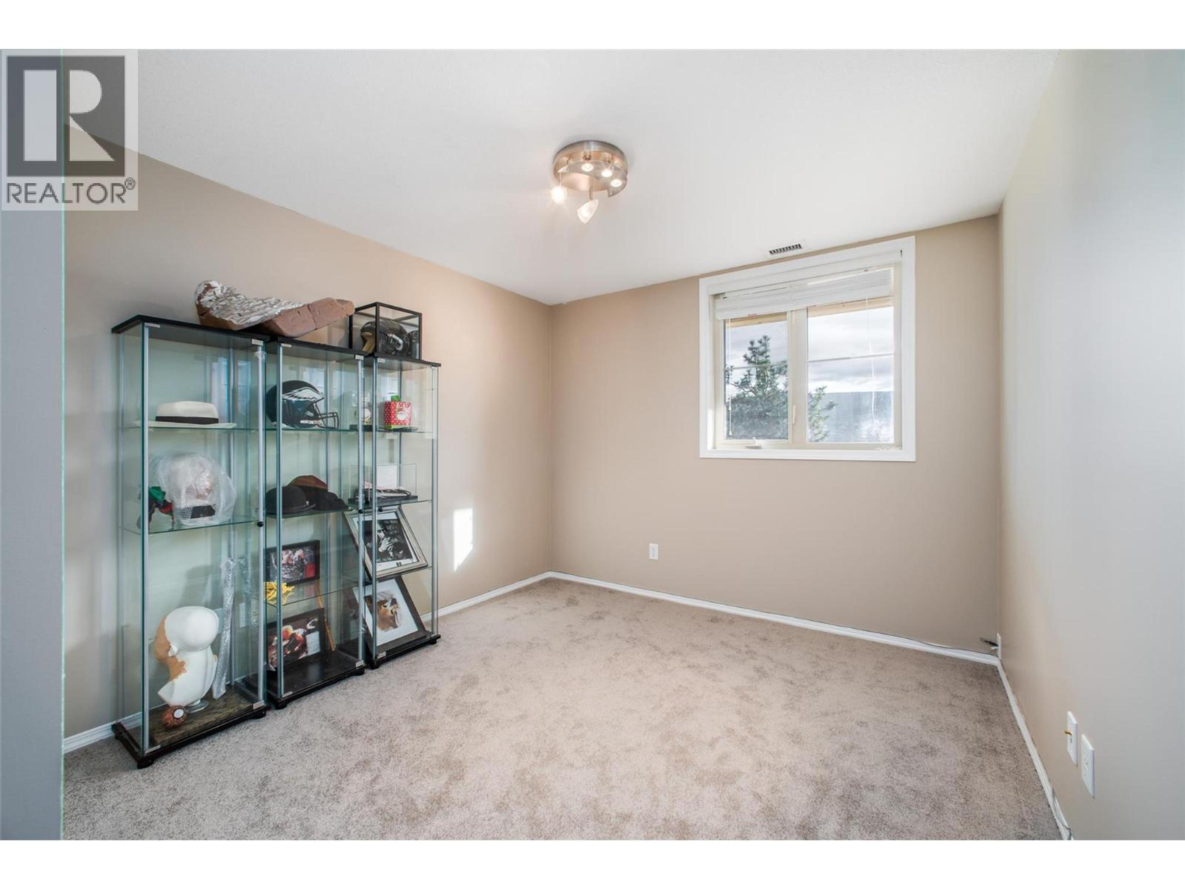 #1514 1875 COUNTRY CLUB DRIVE - 25