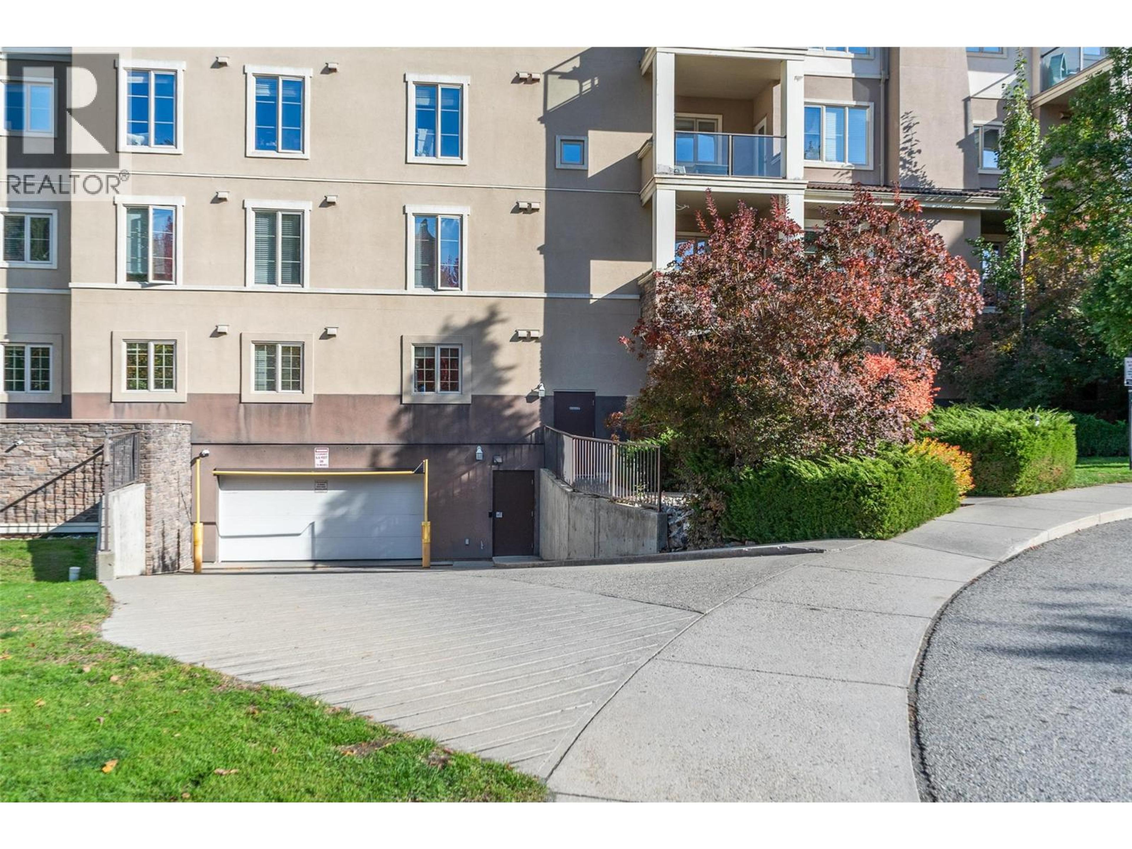 #1514 1875 COUNTRY CLUB DRIVE - 42