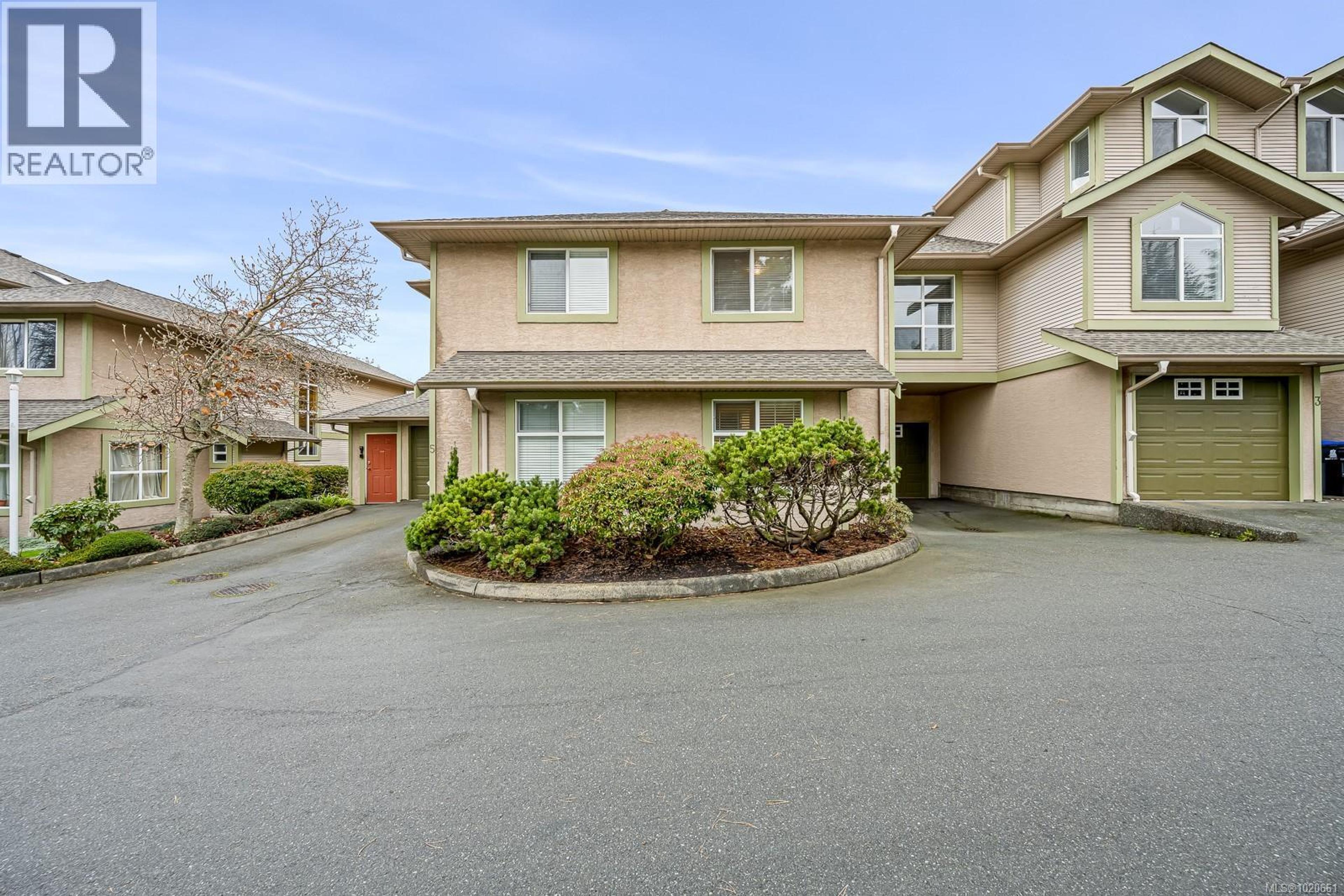 1275 Guthrie Rd, Comox - Exteriors - Full Complex View - Photo 2