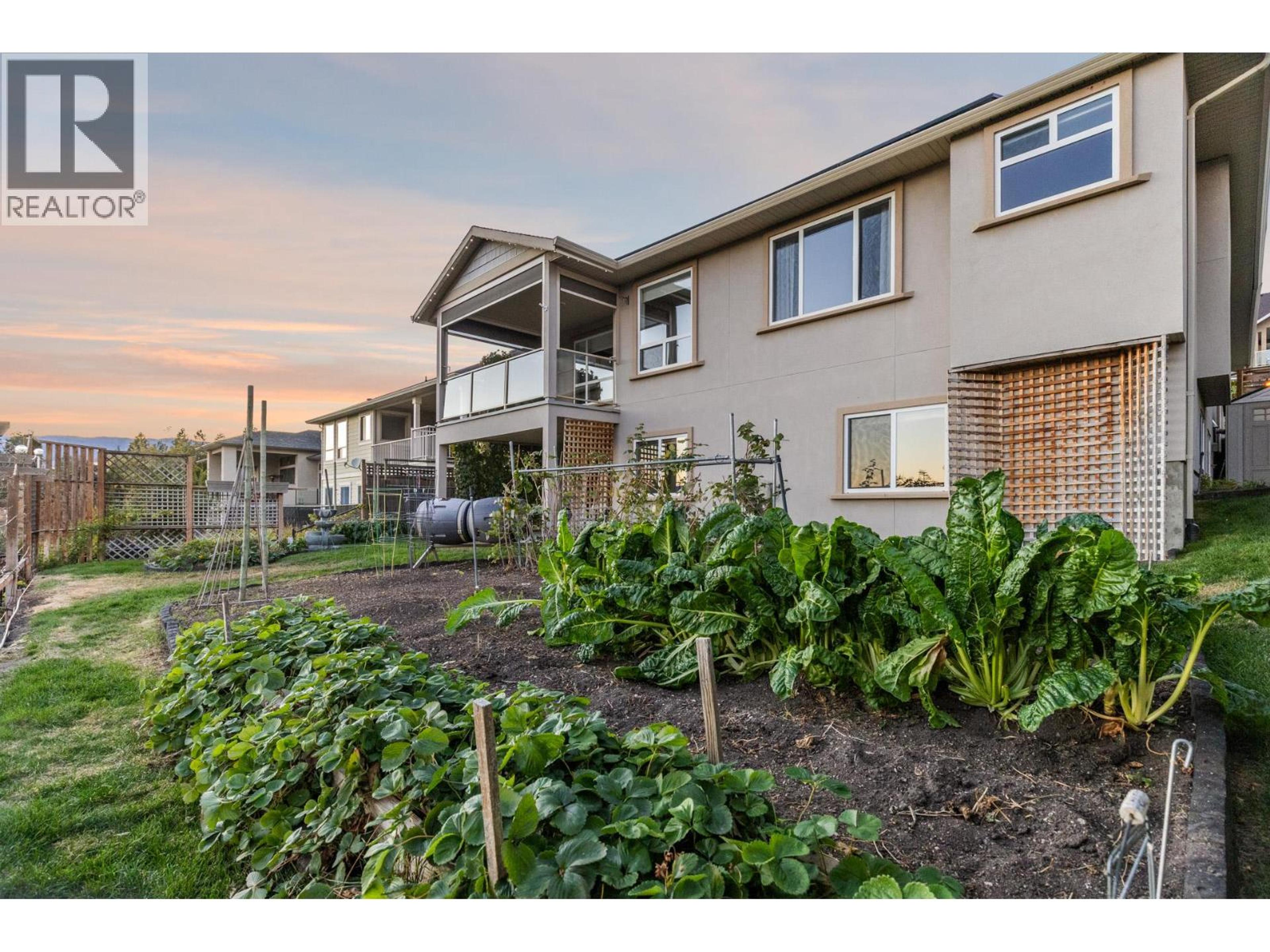 2591 LAKE BREEZE COURT - 46