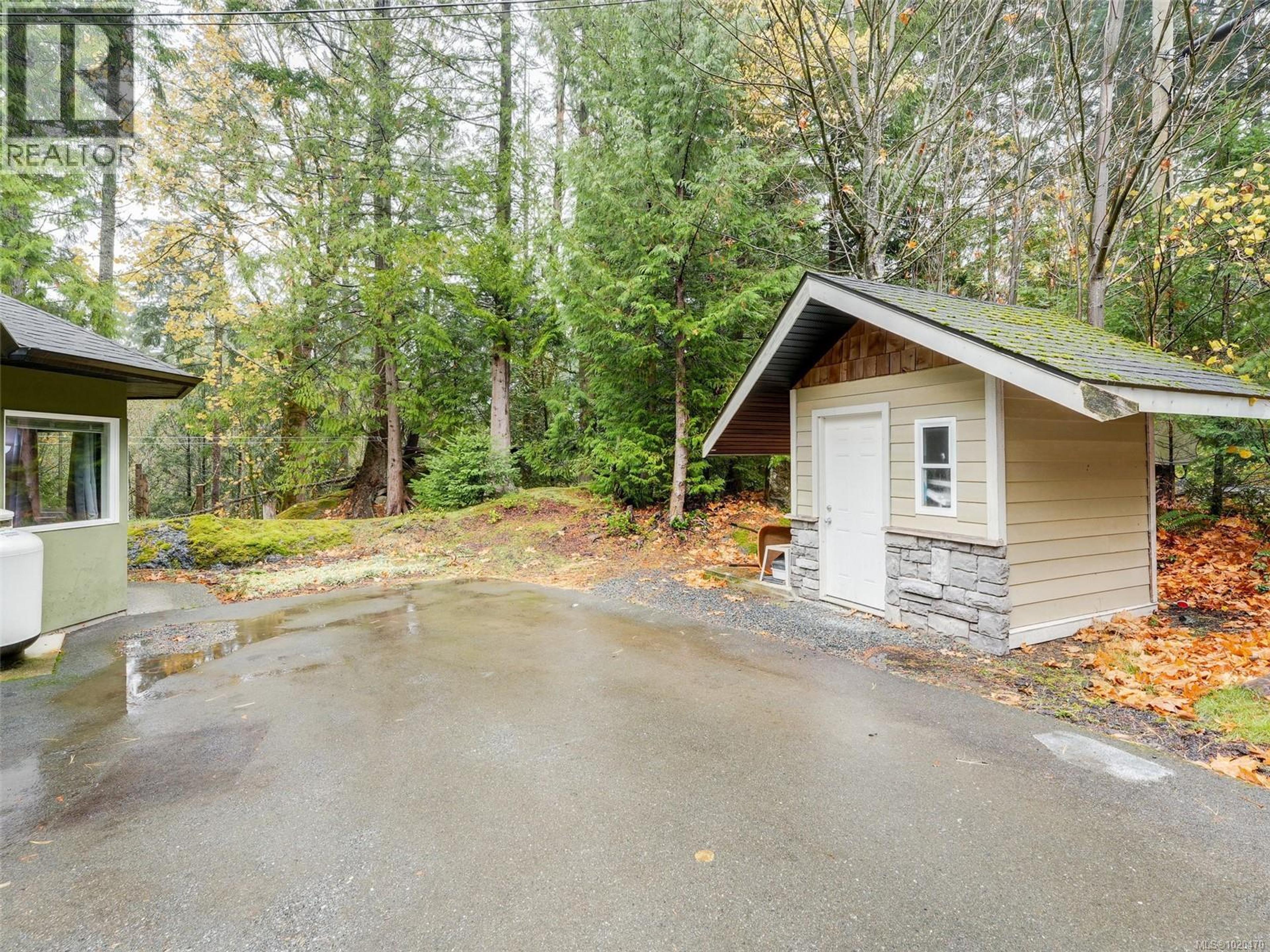 2984 Lakewood Pl, Langford - Exteriors - Photo 6