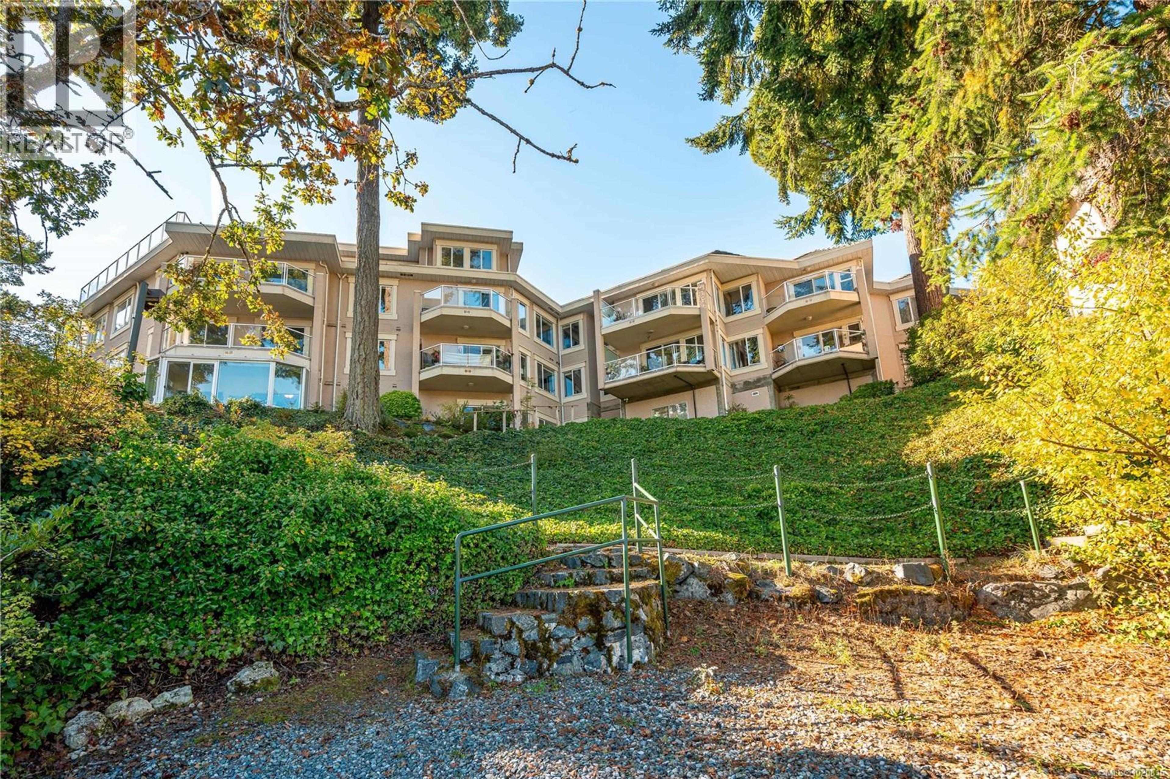 1 Buddy Rd, View Royal - Exteriors - Full Complex View - Photo 15