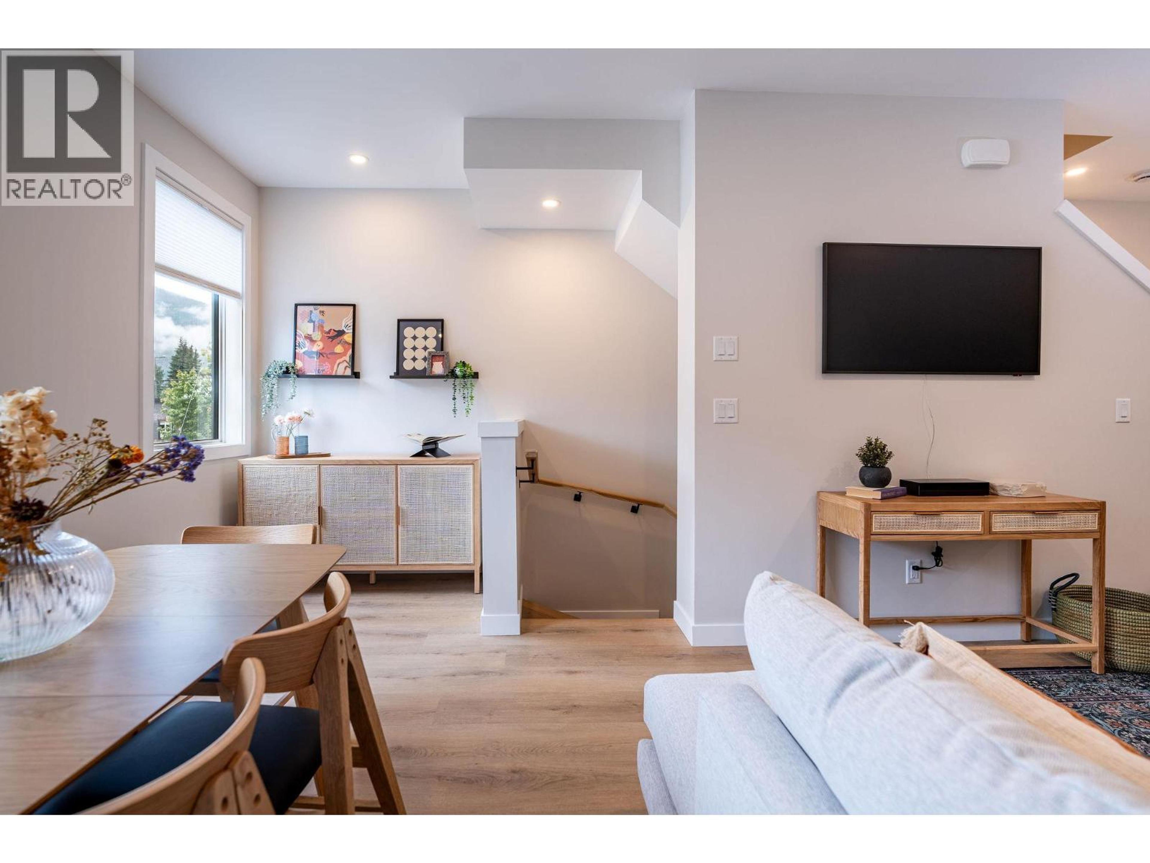 1216 DOUGLAS STREET - 22