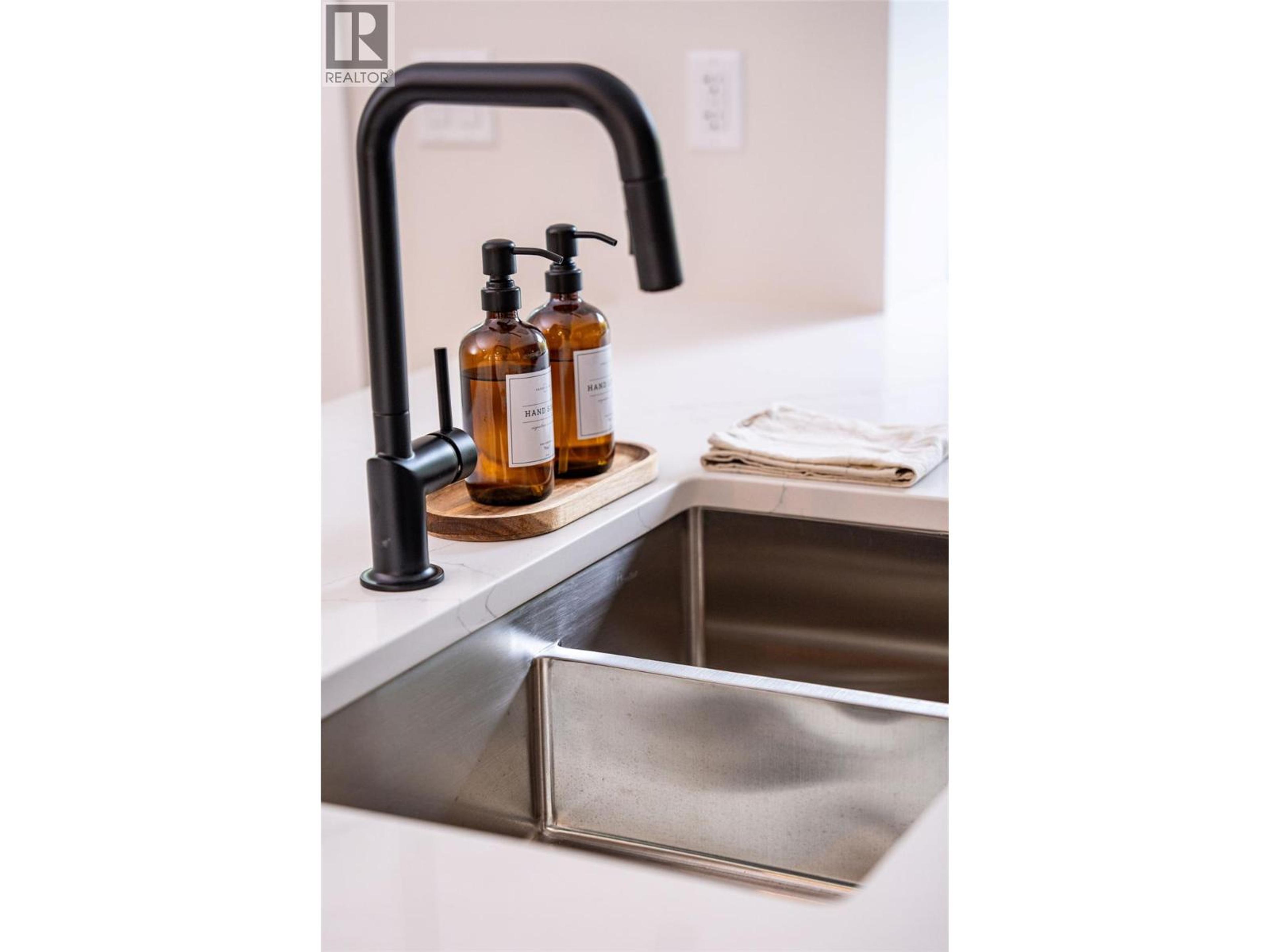 1216 DOUGLAS STREET - 16