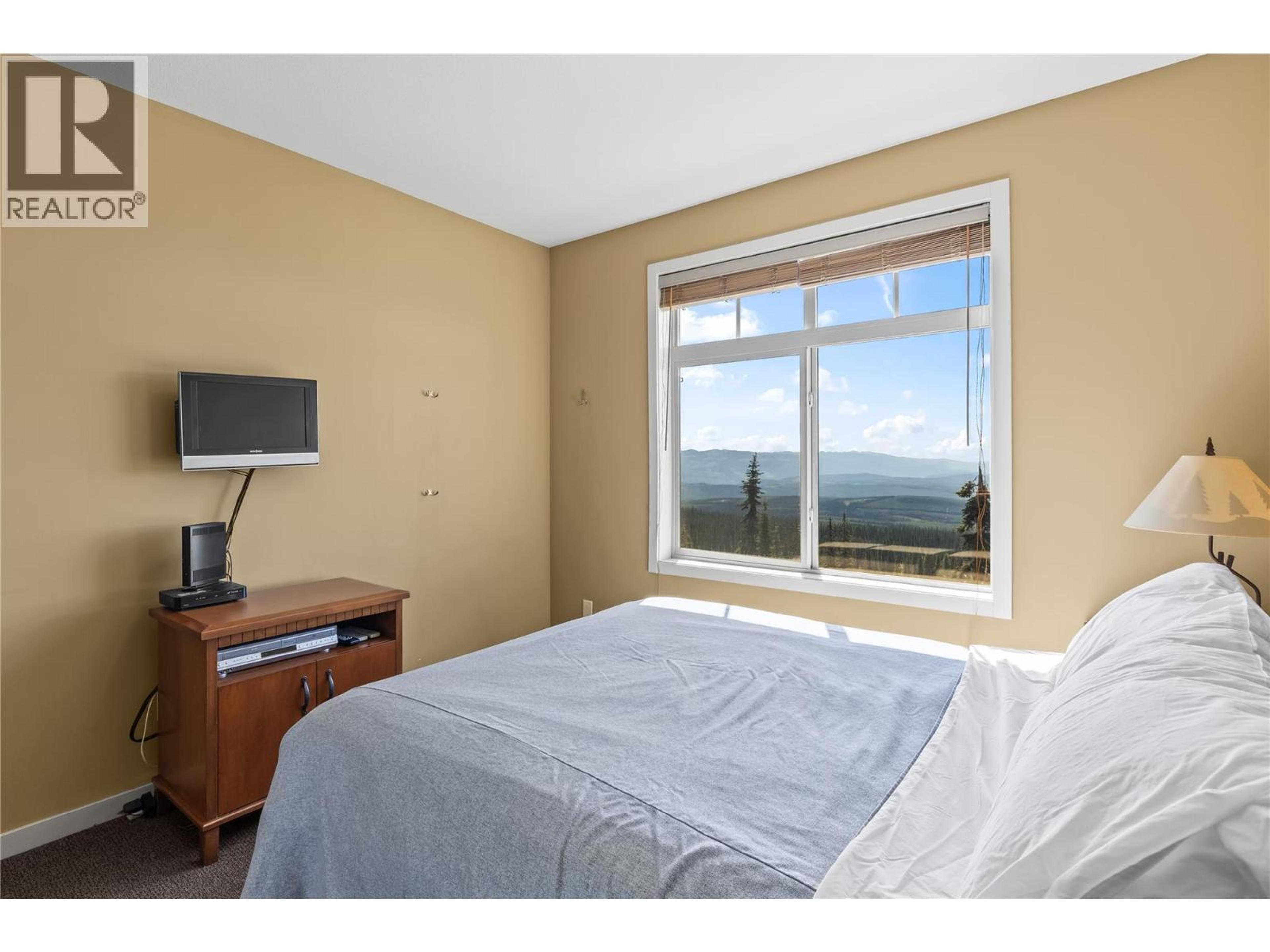 #308/308A 255 FEATHERTOP WAY - 24