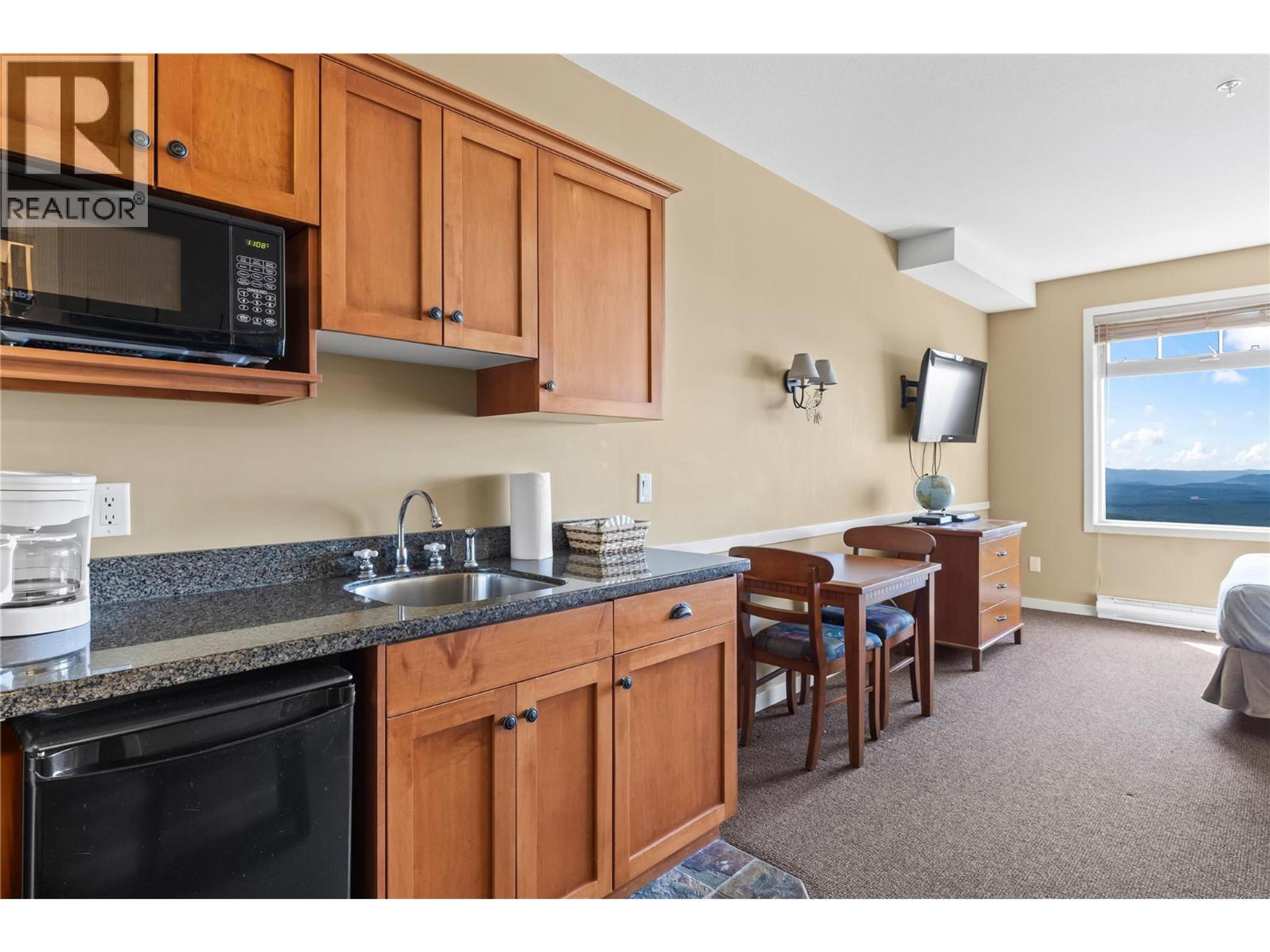 #308/308A 255 FEATHERTOP WAY - 32