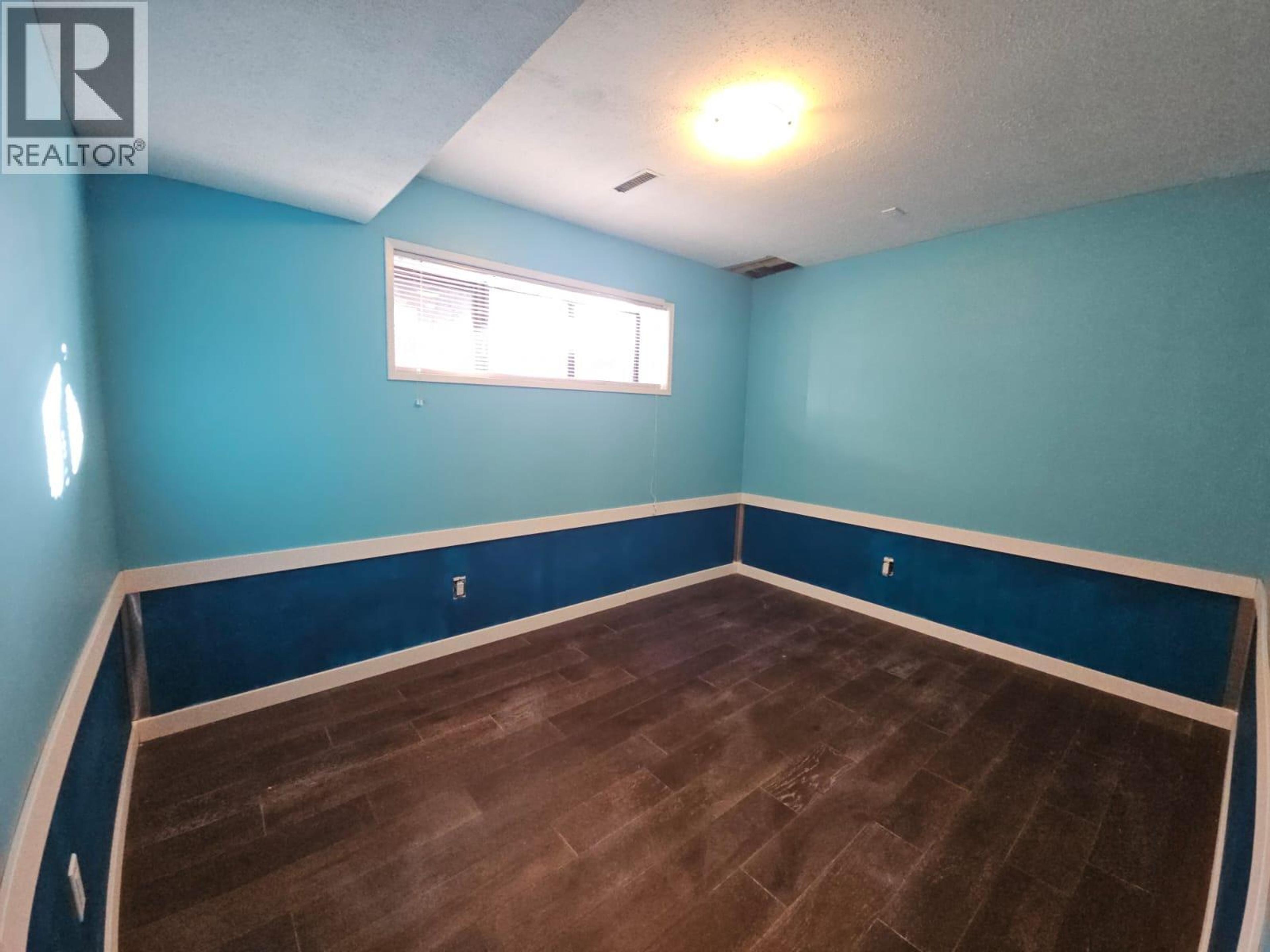 256 PEACE RIVER CRESCENT - 38